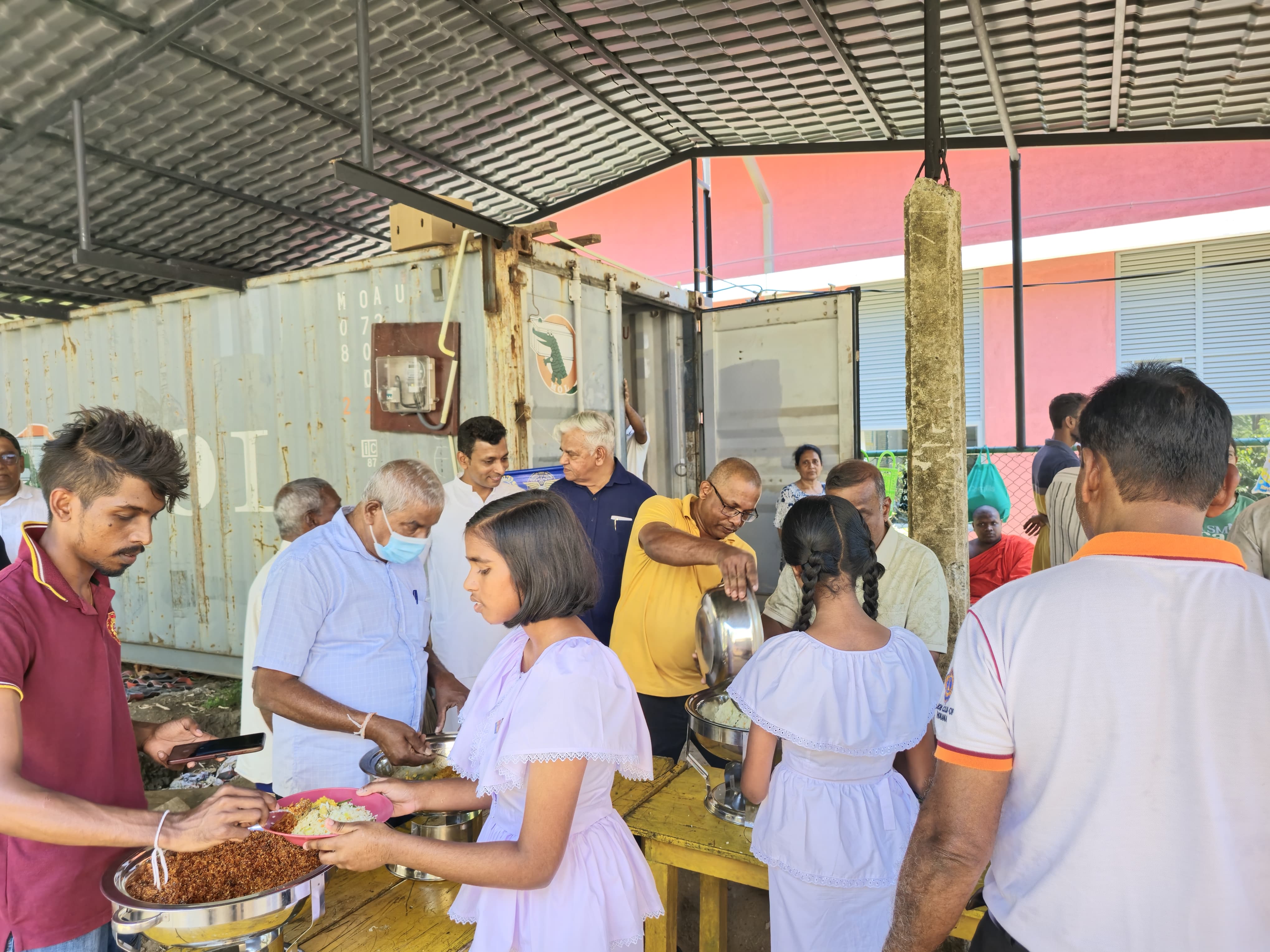 A Meal of Kindness – Bath Dansala at Isipathanaramaya, Horana