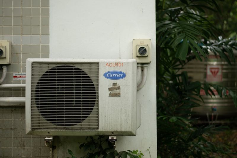 Unit outdoor AC dan pemasangannya — service ac gading serpong
