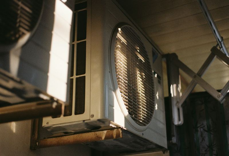 Unit outdoor AC dan pemasangannya — servis ac