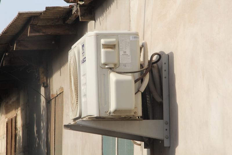 Unit outdoor AC dan pemasangannya — cuci ac