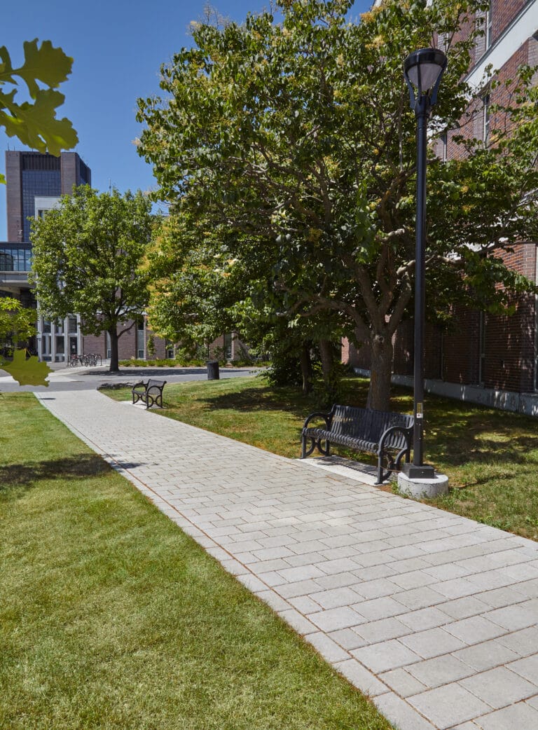 Brique Concept est la référence en produits d'aménagement paysager pour les professionnels et les particuliers