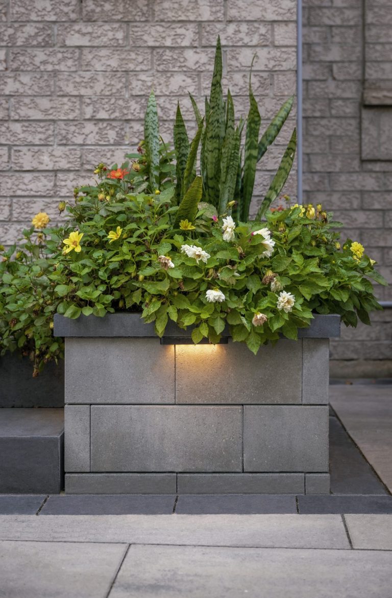 Brique Concept est la référence en produits d'aménagement paysager pour les professionnels et les particuliers