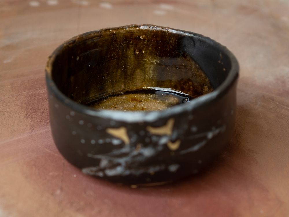 Bottom of teabowl with throwing spiral