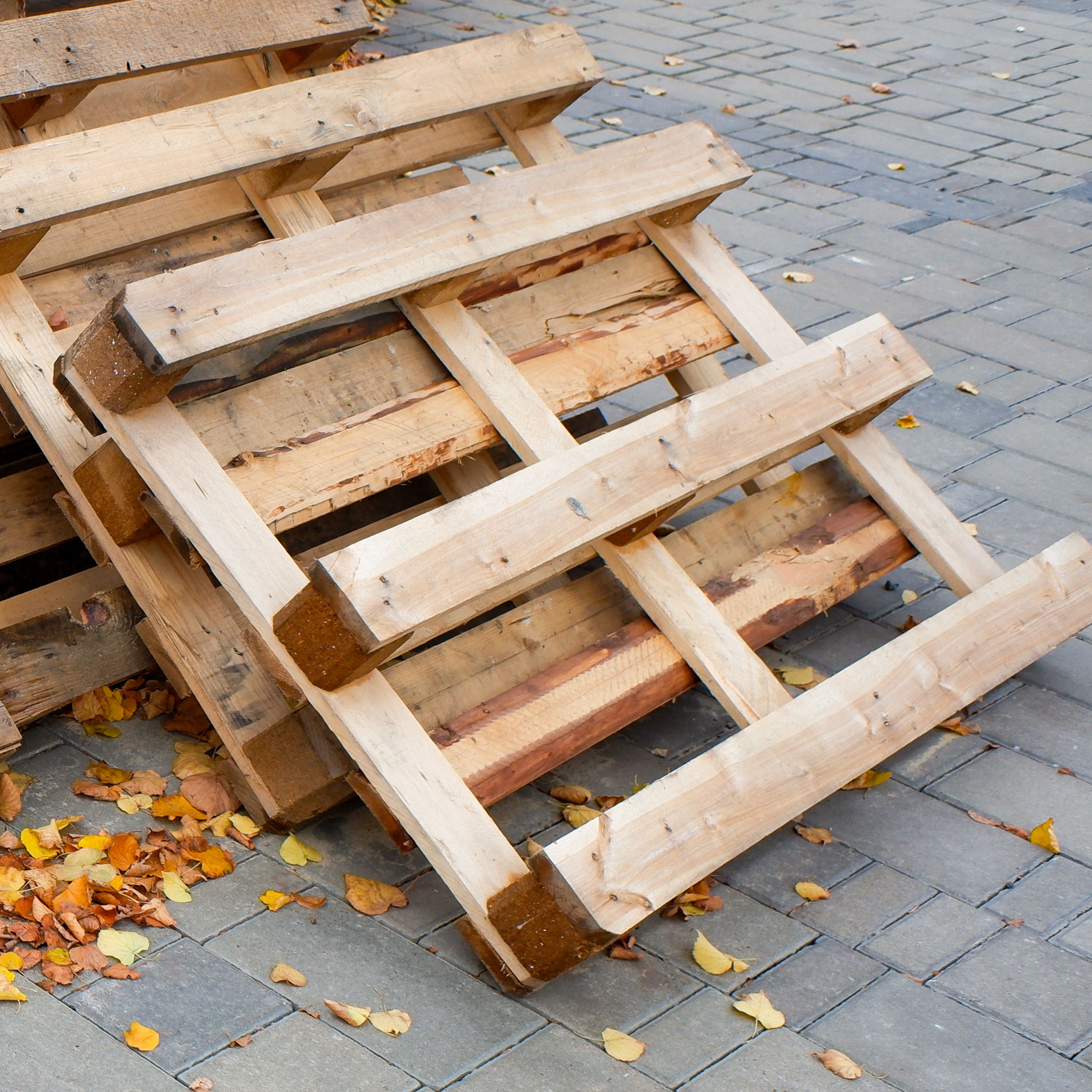 Photo of the bottom of a wood pallet