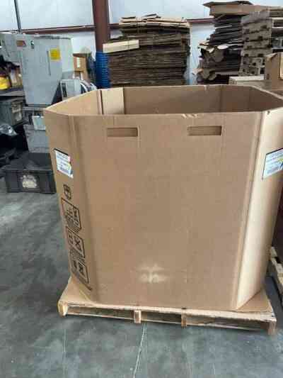 Photo of a Gaylord box standing upright