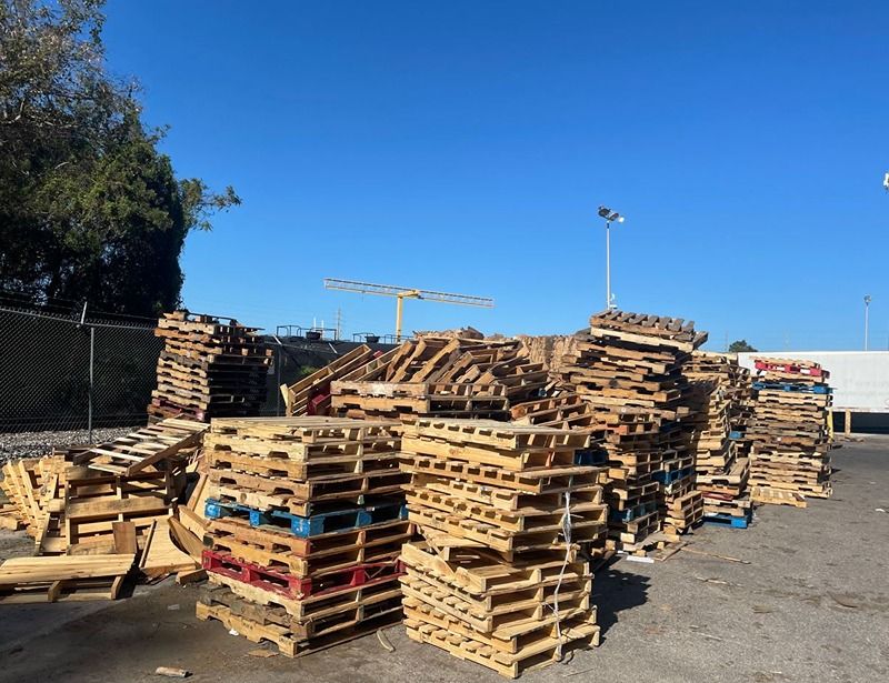 Used Wooden Pallets For Sale - BUY/SELL/RECYCLE - Verde Trader - Verde ...