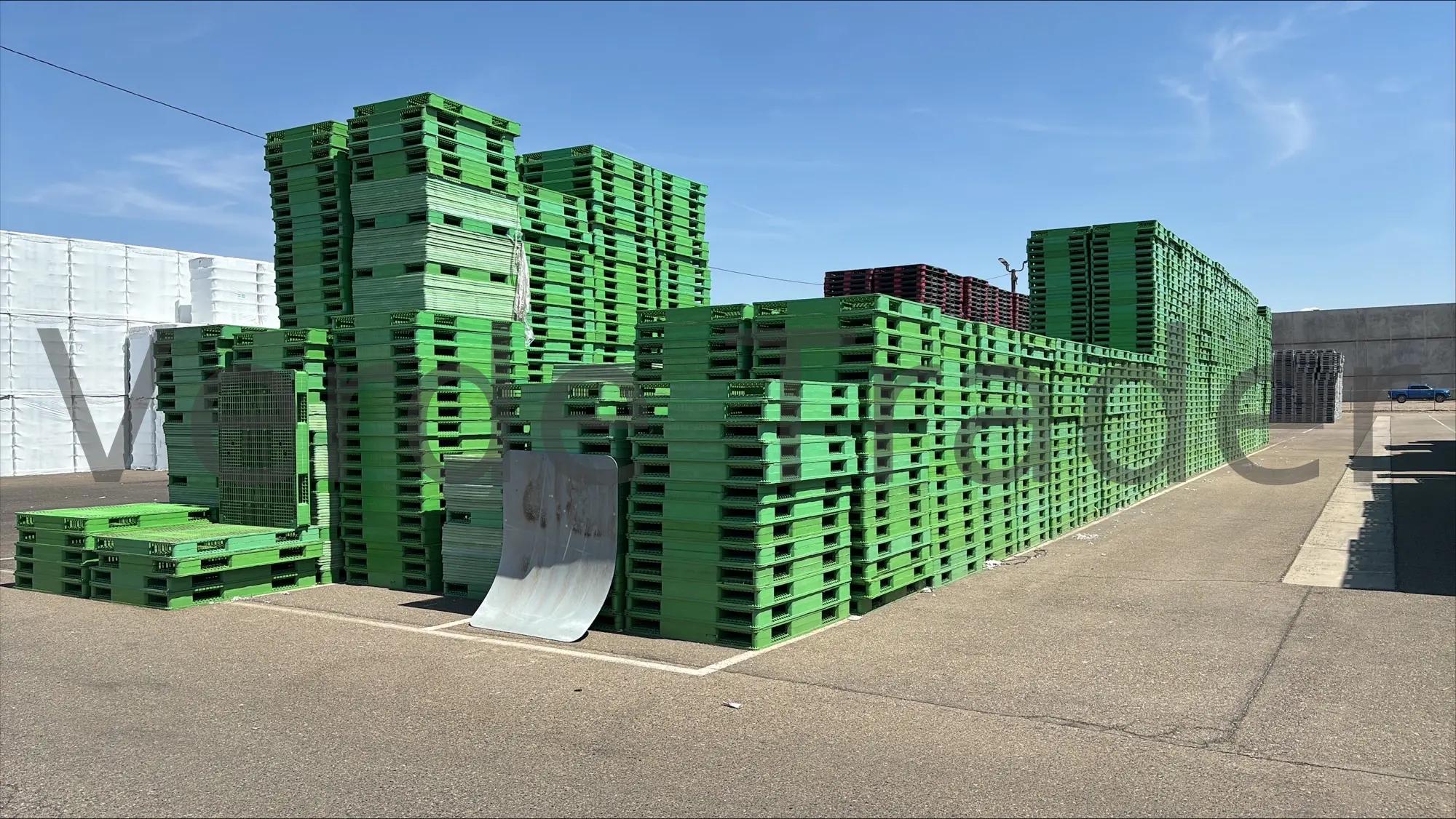 Plastic pallets in a warehouse distribution center