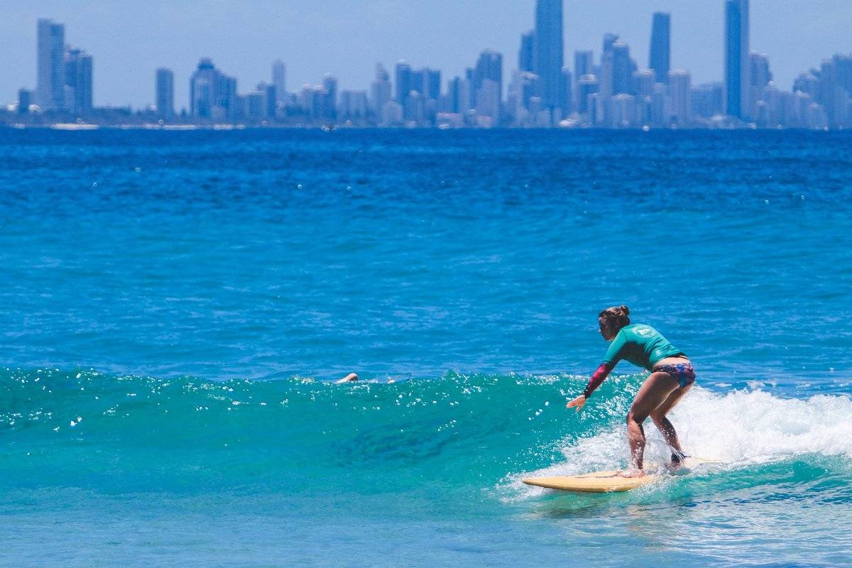 Currumbin Alley Surf School