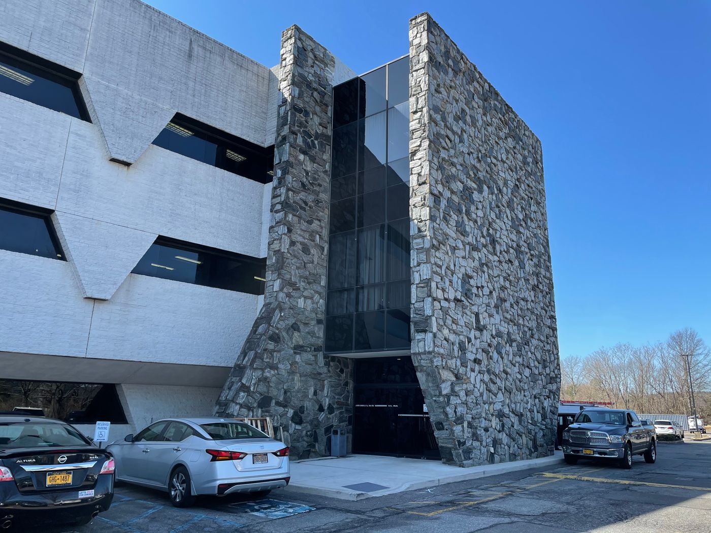 3-Story Melville Commercial Office Facade Retrofit detail image 2