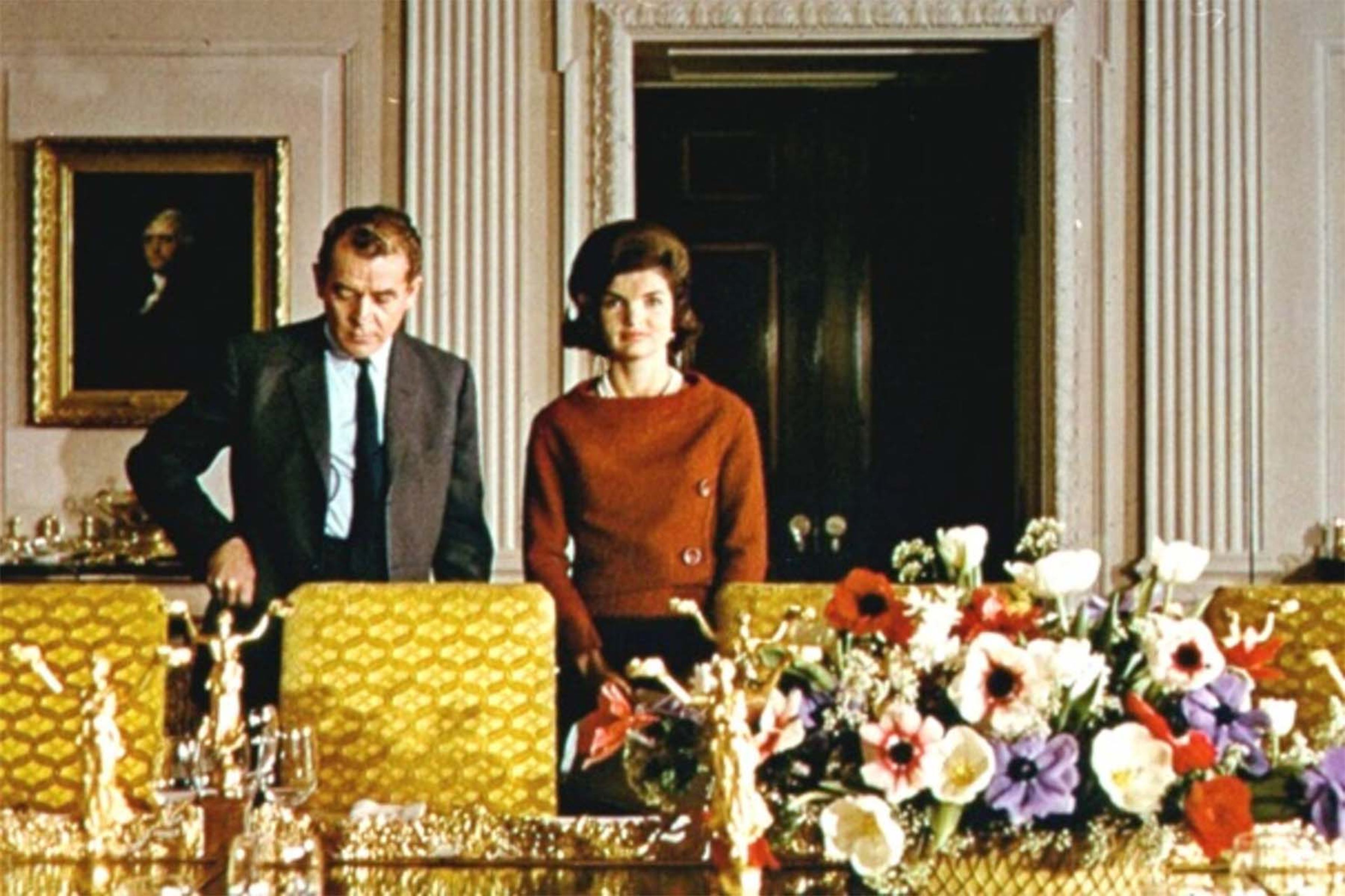 Charles Collingwood and Jacqueline Kennedy during her 1962 White House tour.