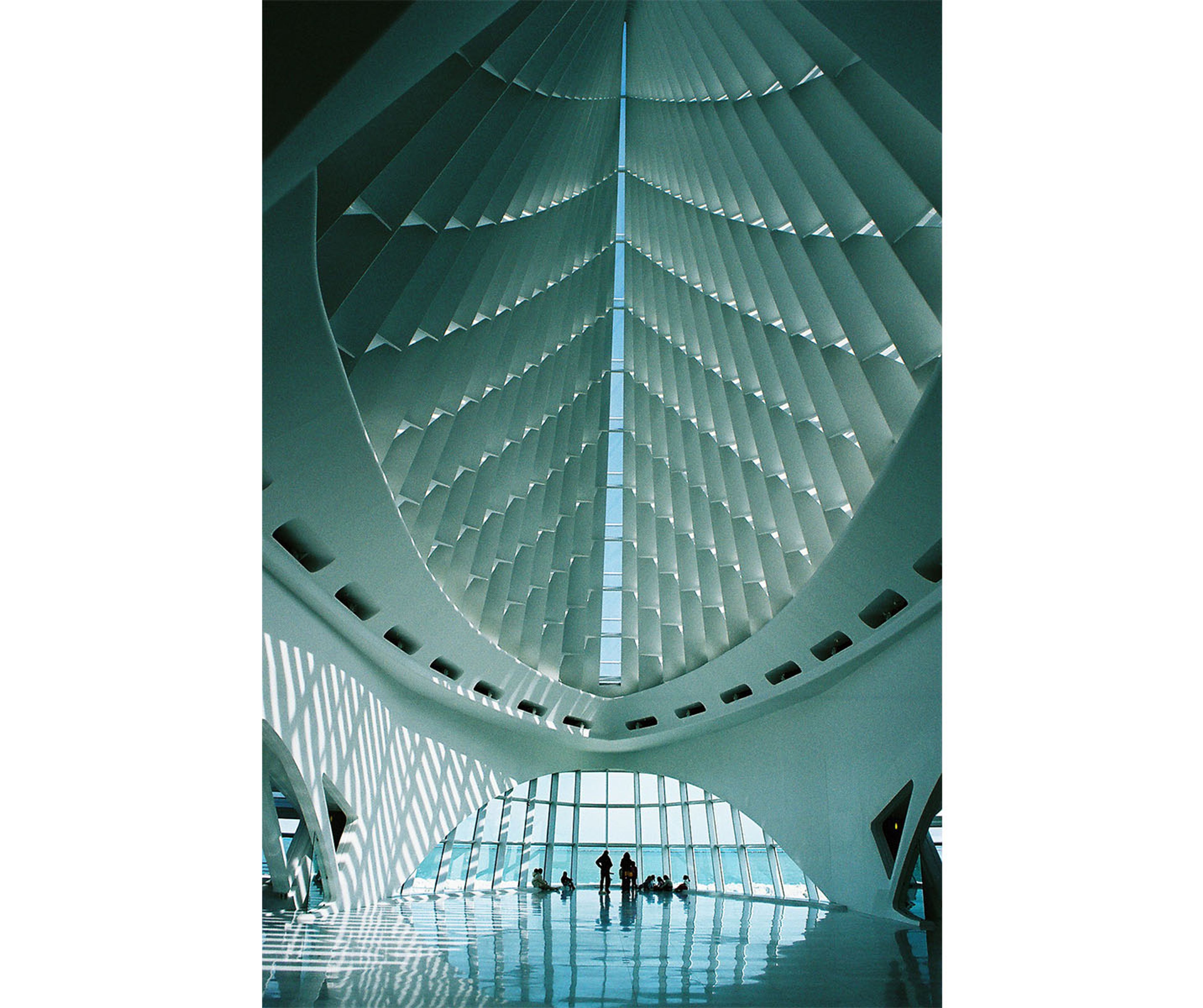 The brise-soleil in the reception hall of the museum.