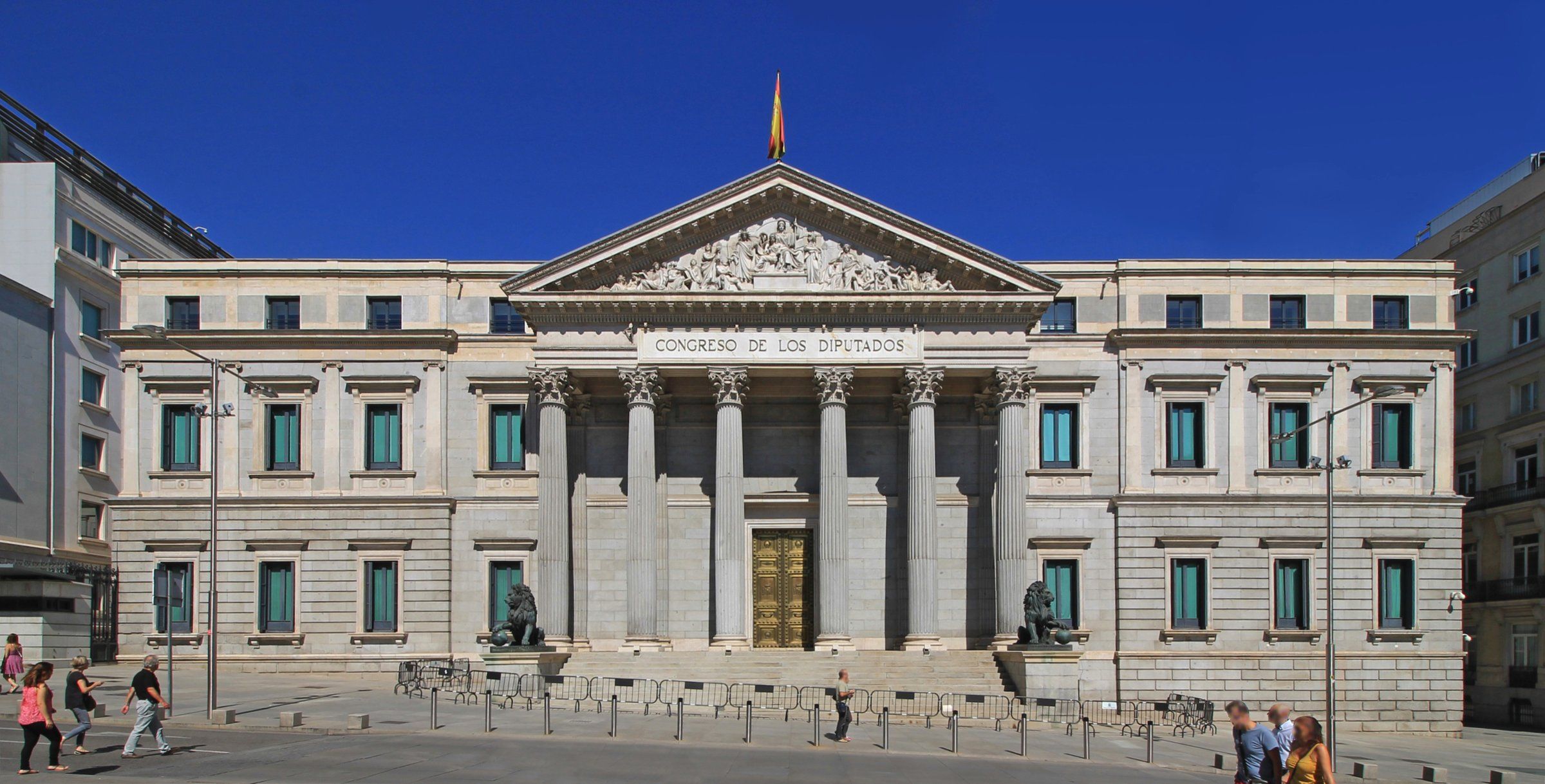 Fachada del Palacio de las Cortes, sede del Congreso de los Diputados, en Madrid.