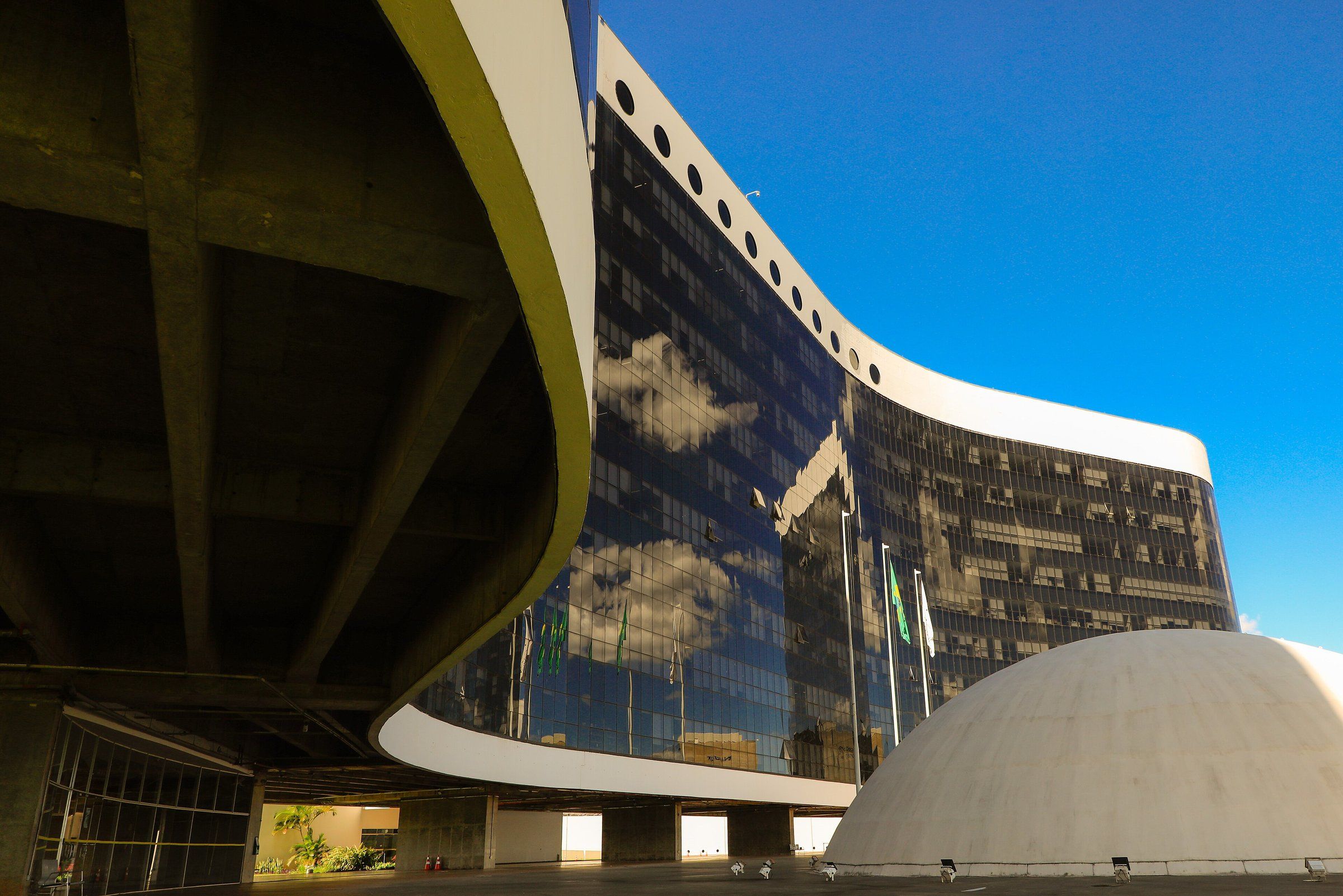 Sede del Tribunal Superior Electoral de Brasil, edificio diseñado por Oscar Niemeyer, en Brasilia.