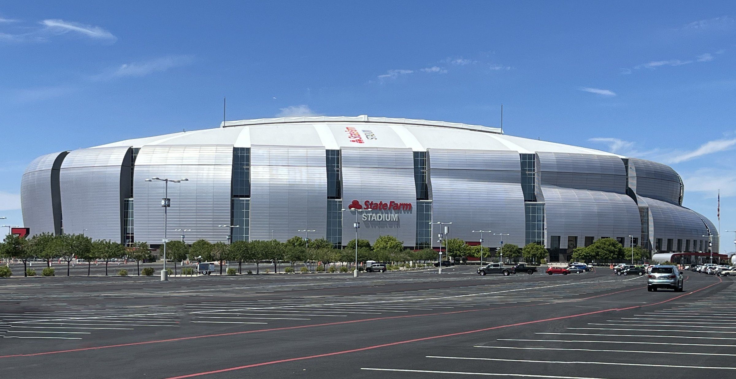 Exterior del State Farm Stadium, en Glendale, Arizona.