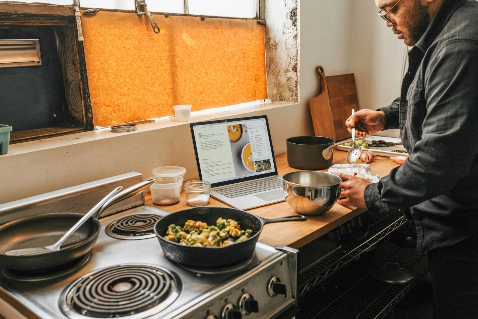 Is it healthy to take breaks from social media?