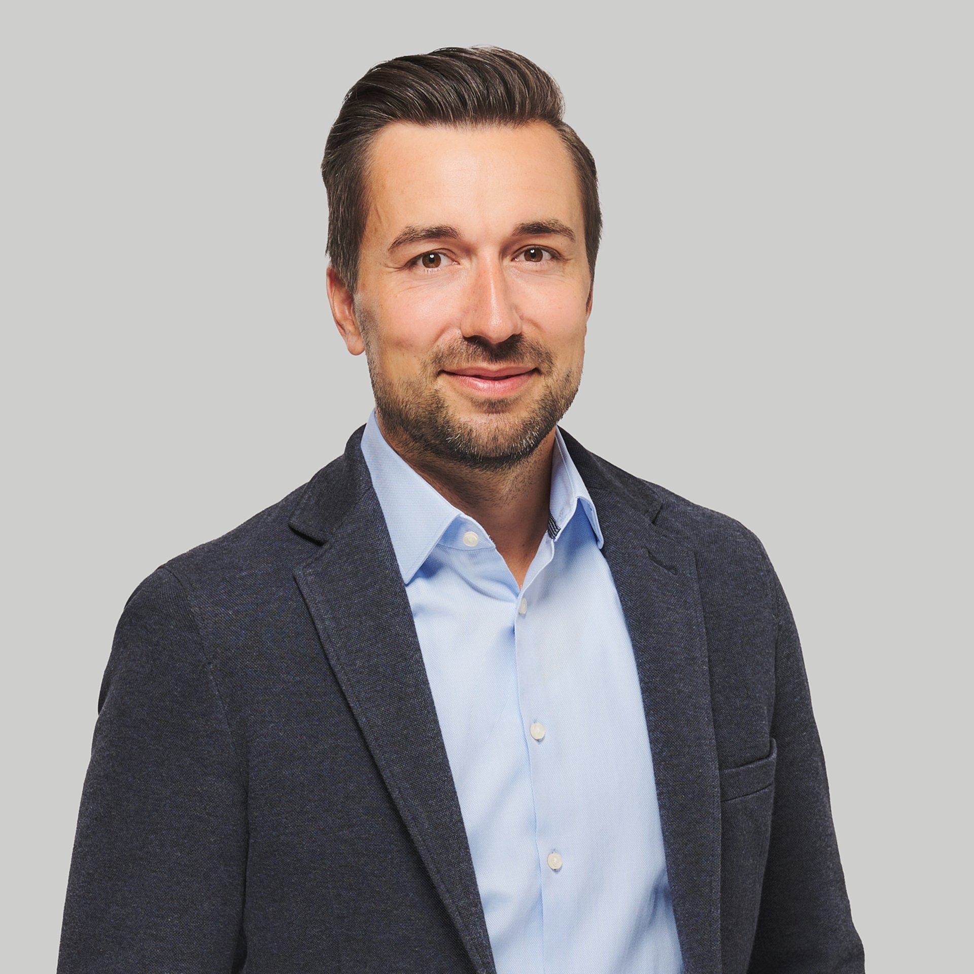 Philipp Kasprowicz | Director Commerce & Experience and Retail & Consumer Goods Expert