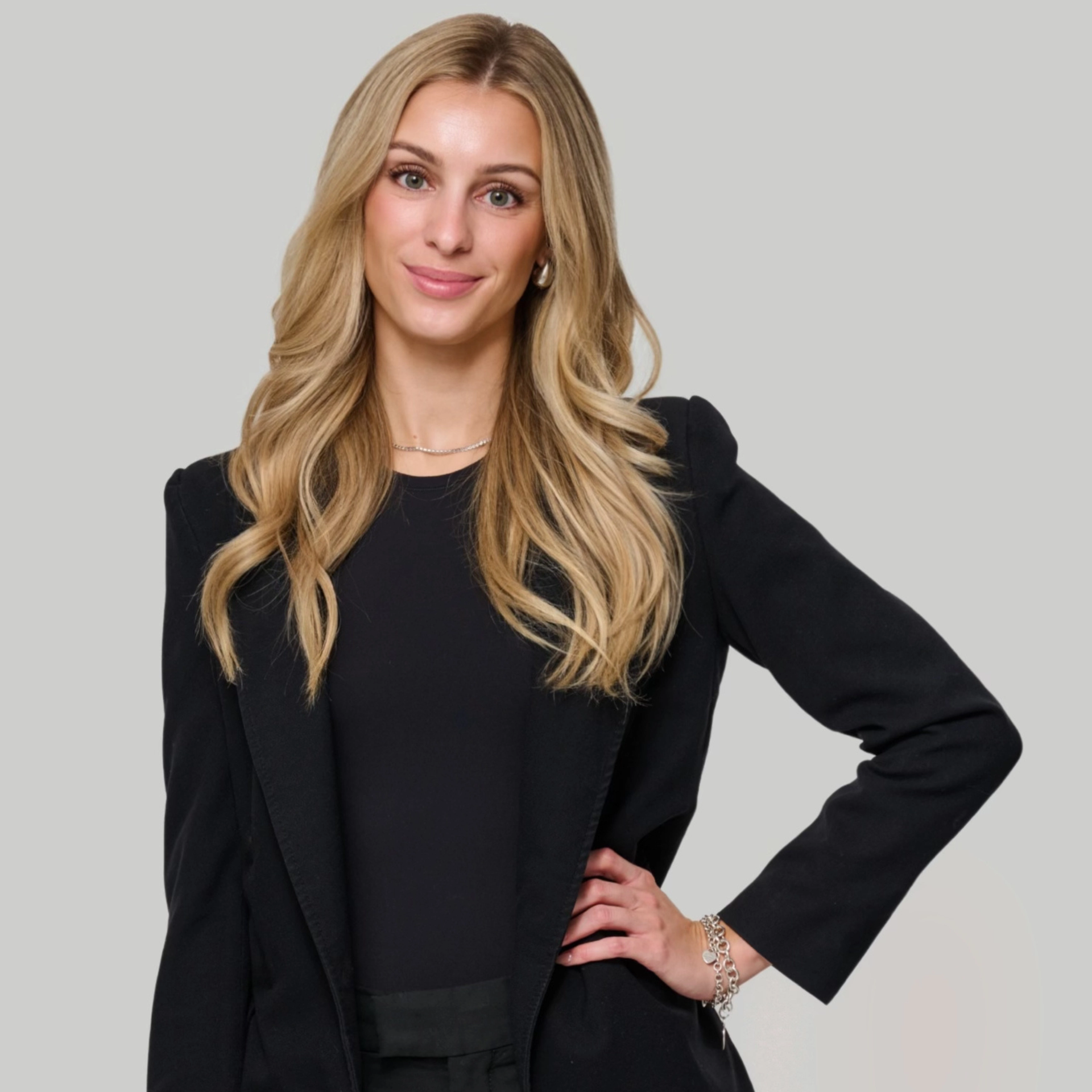 Hannah Fürst ist Ihre Ansprechpartnerin für das Salesfive Wirtschaftsförderungstemplate.