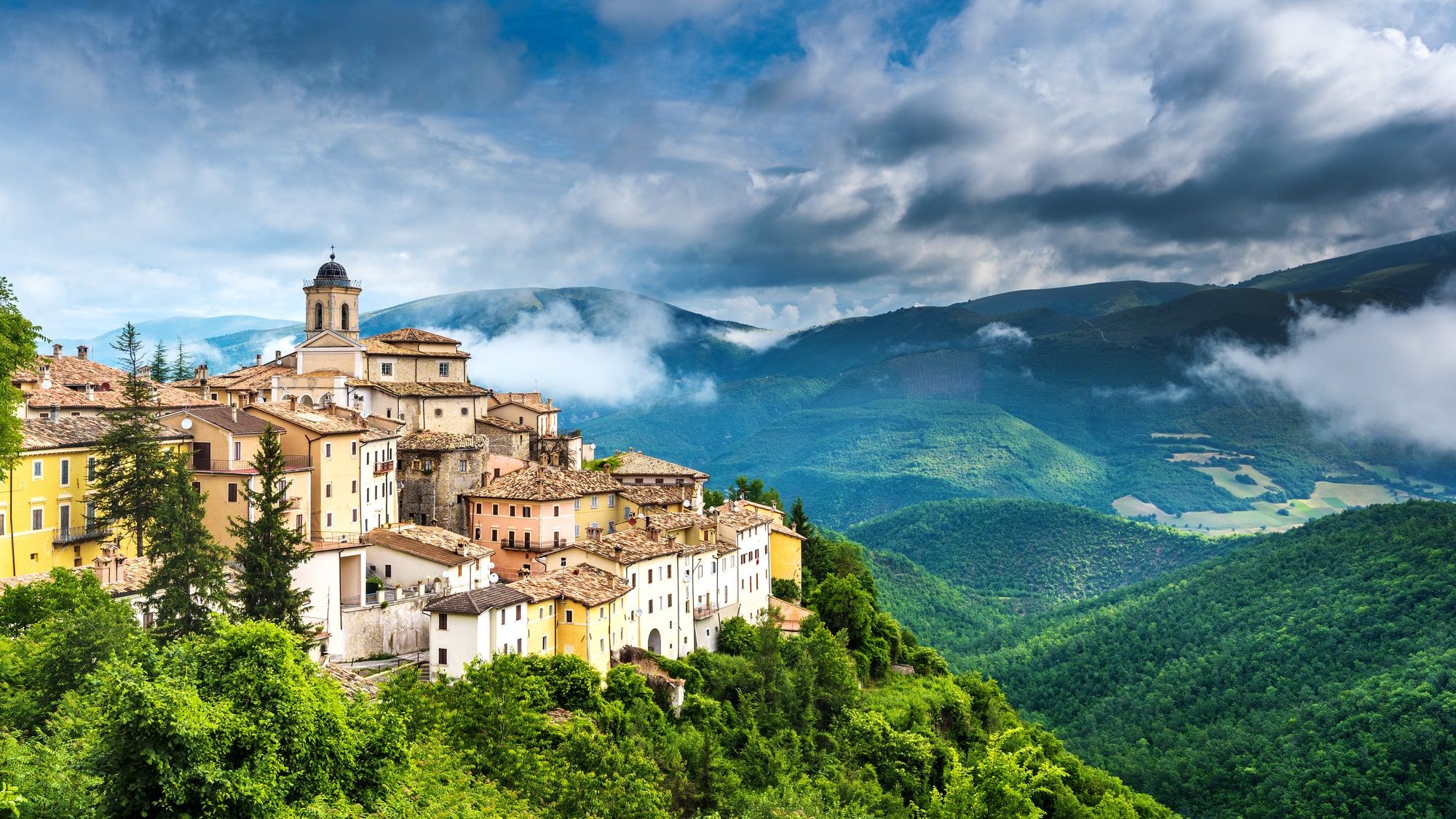 Umbria chosen by Tastemaker Tonya Papanikolov, for Semaine. 