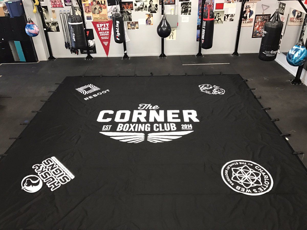 how to clean a boxing ring canvas?