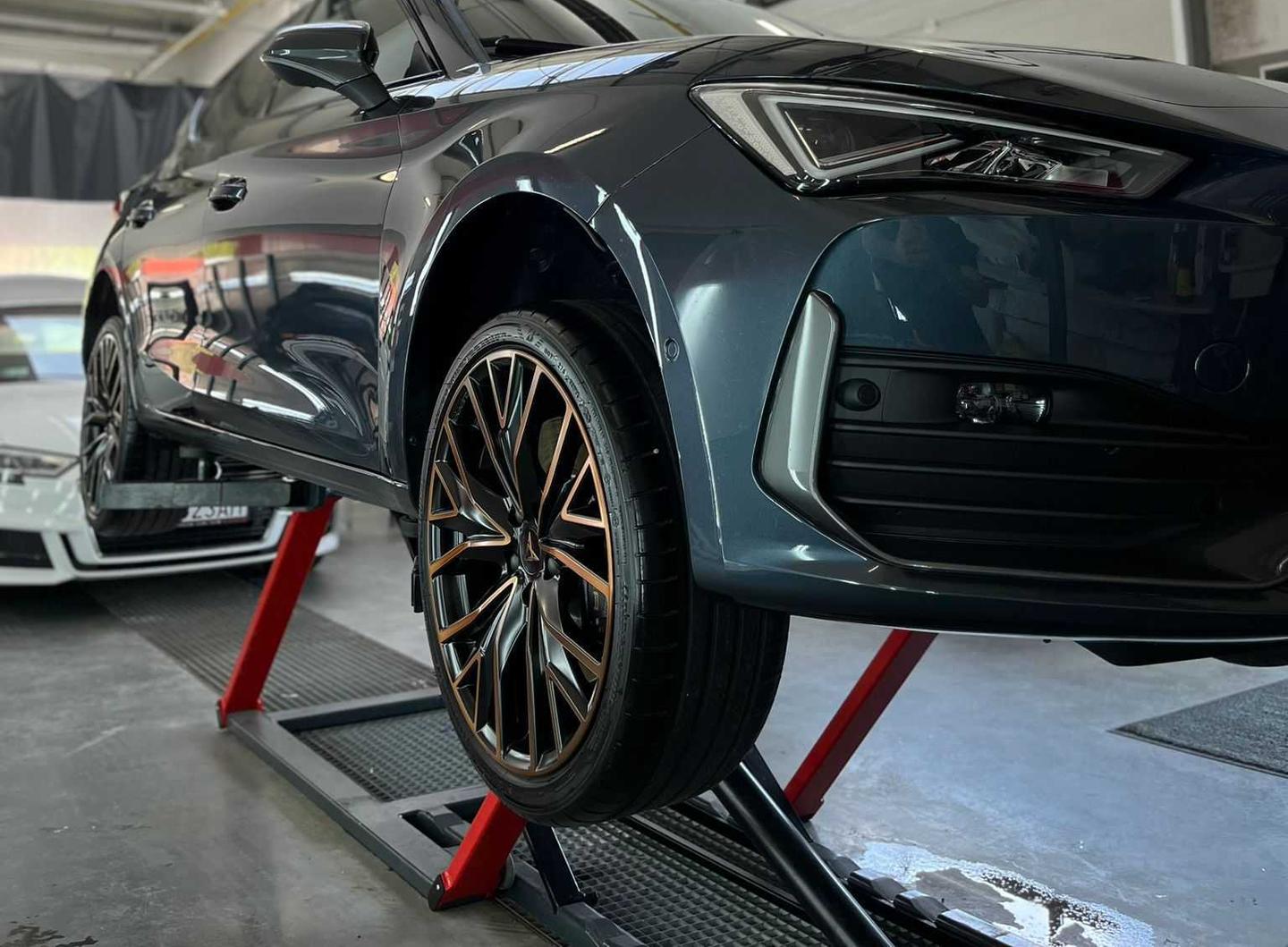 zdjęcie przedstawiające czyszczenie felg