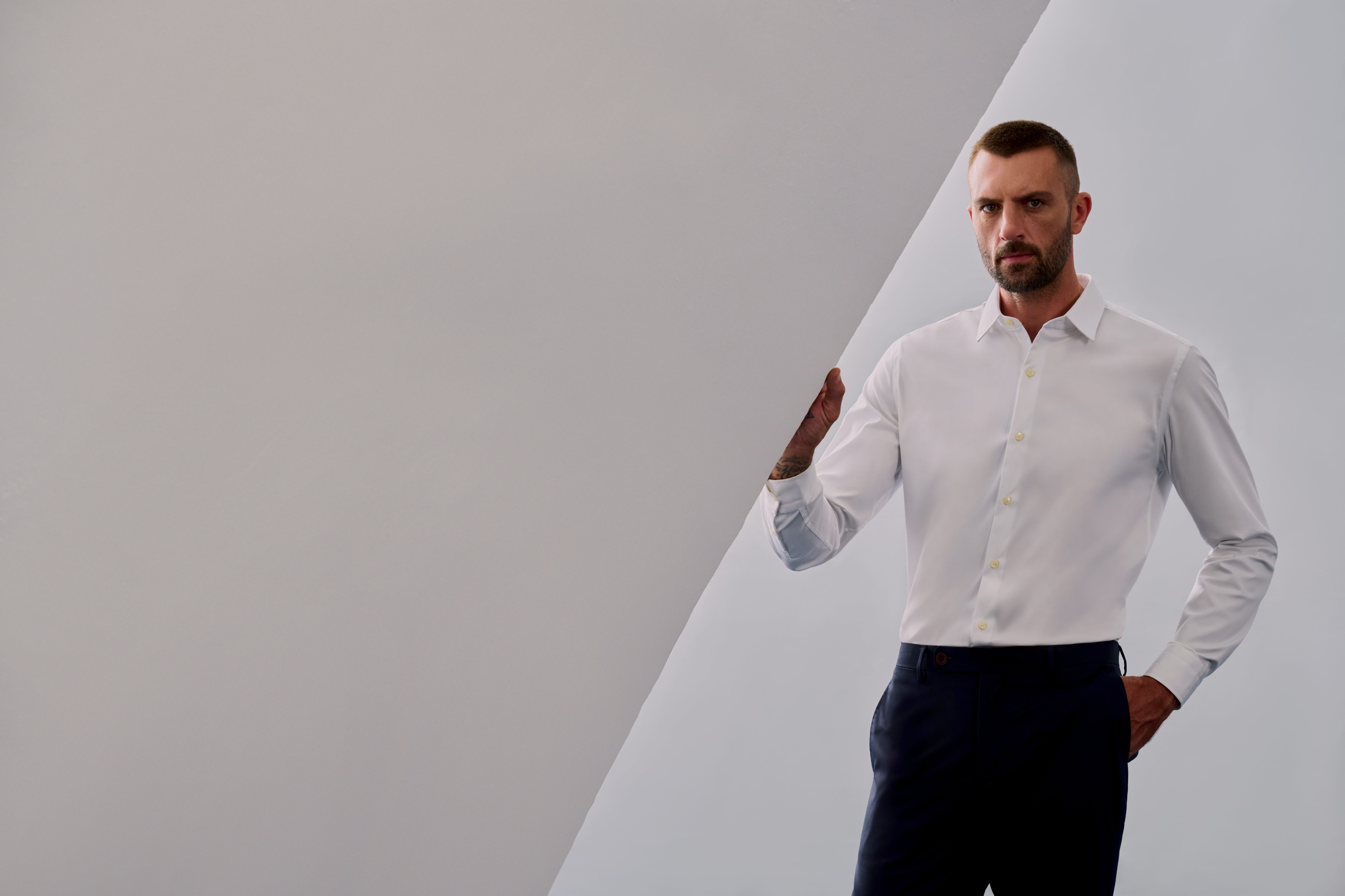 Titulagem de tecido: detalhes que fazem a diferença na sua camisa 