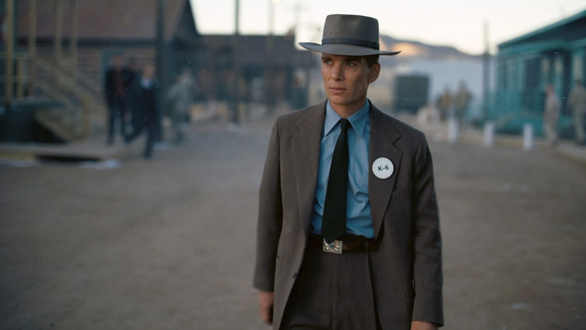 Oppenheimer: o figurino que junta anos 40 e David Bowie