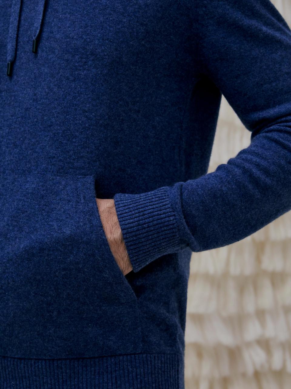 Casaco feito com puro cashmere