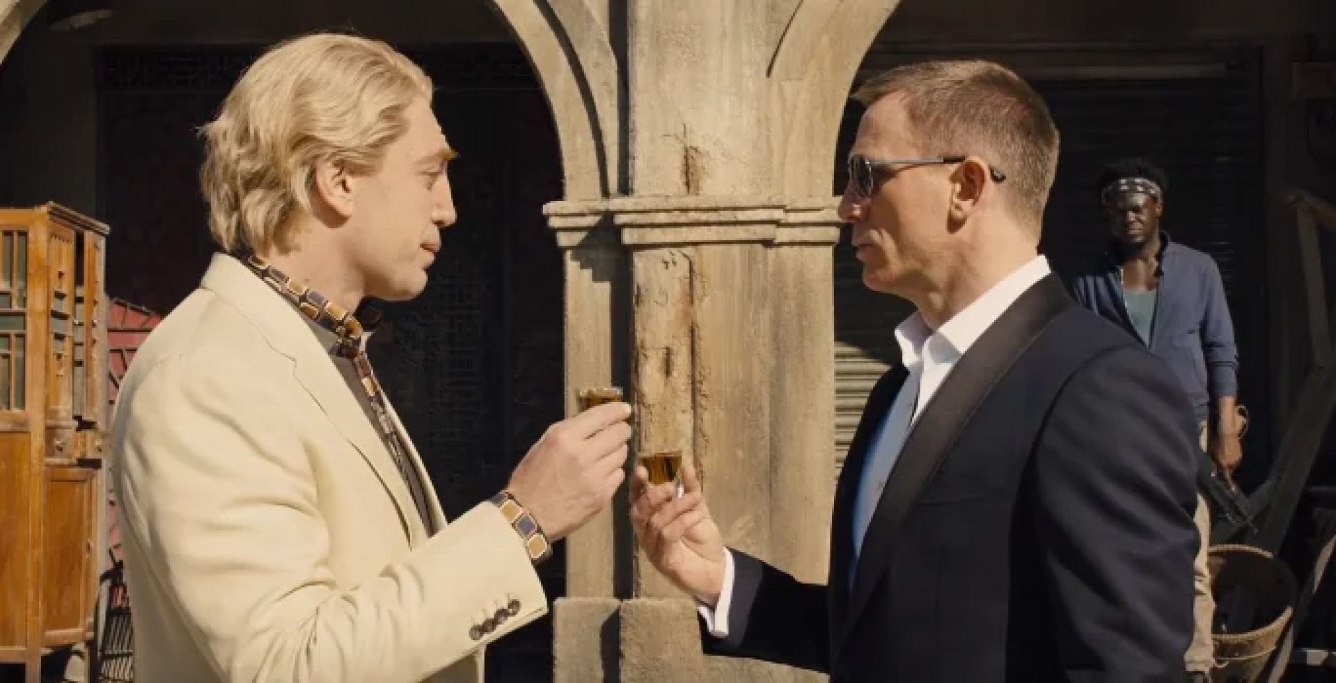 james bond 007 skyfall scene whiskt macallan