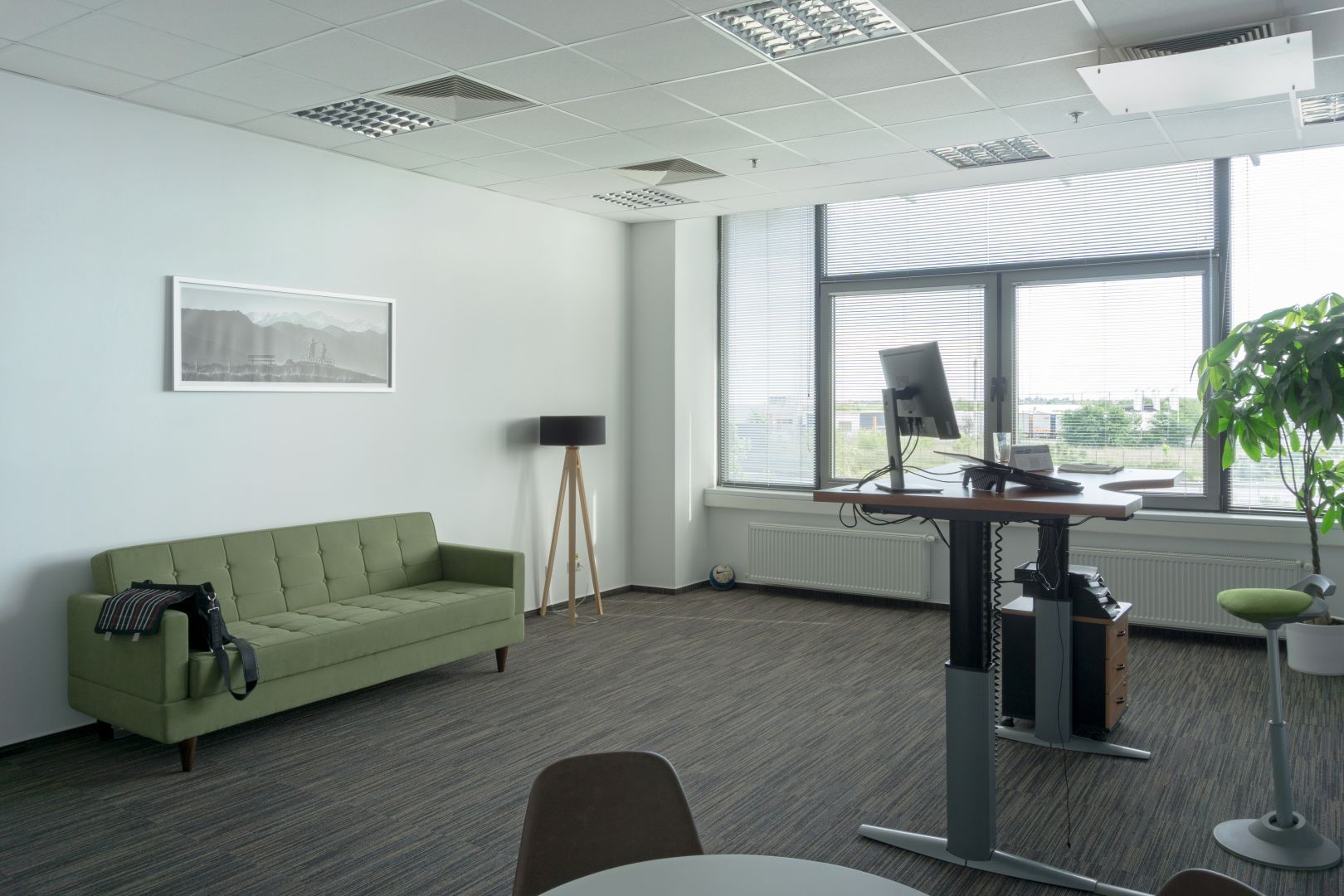 DSV Solutions, birouri