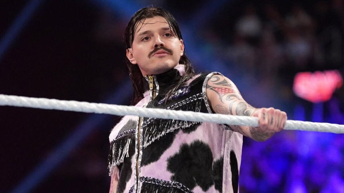 Dominik Mysterio injury
