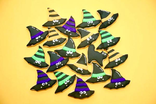 Playful Sorceress Hat Cookie Collection