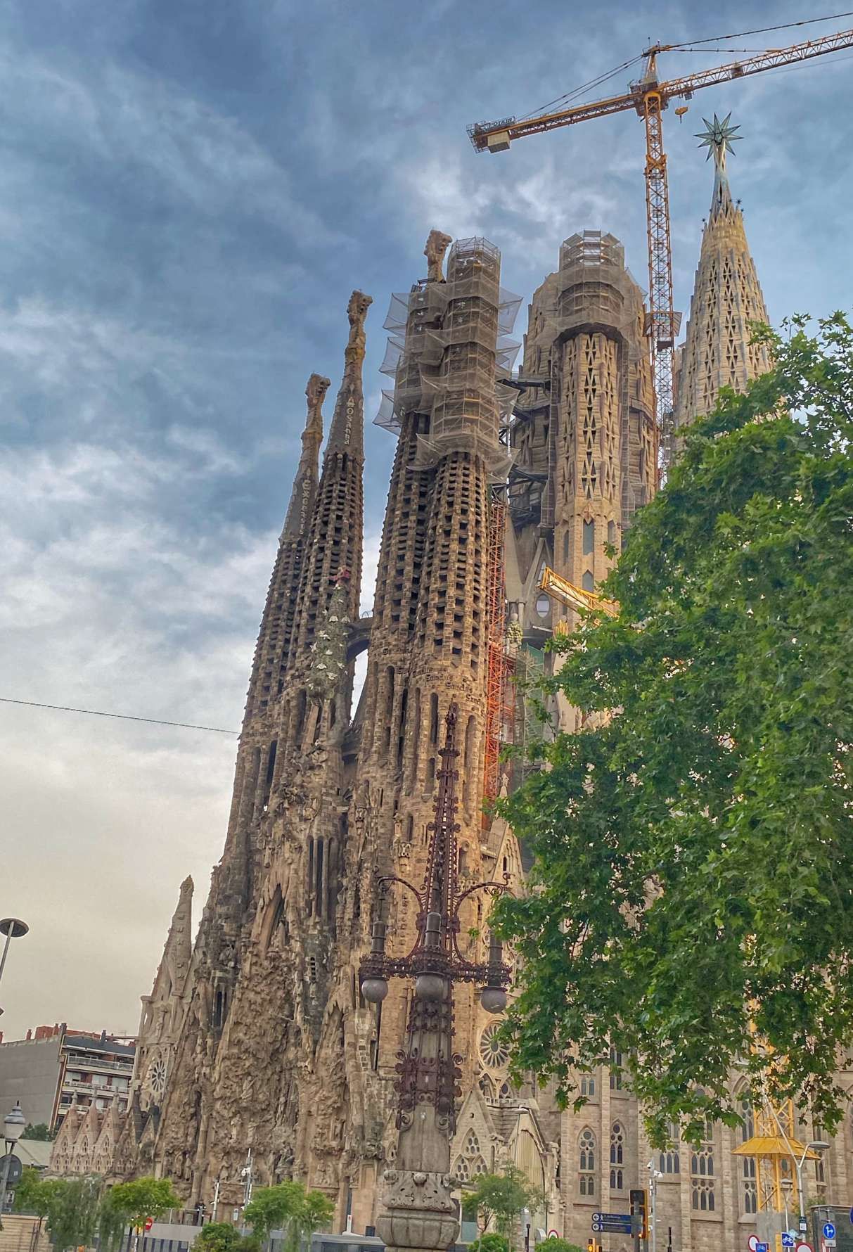 Sagrada Familia Guided Basilica Tour with Optional Tower, Barcelona — photo 3