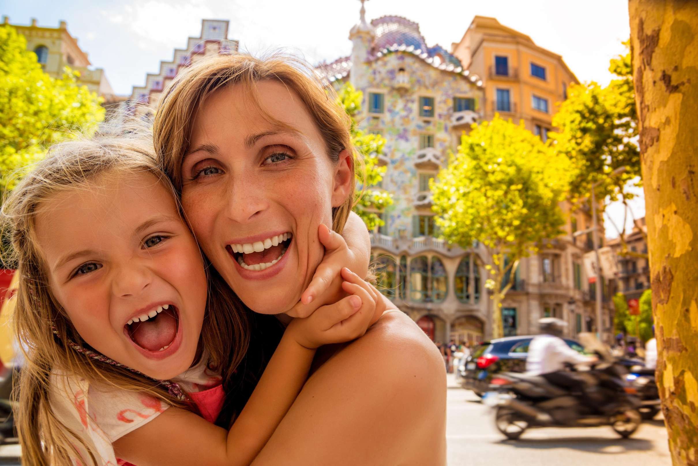Barcelona Full-Day Gaudí & City Tour with Sagrada Familia, Barcelona — photo 2