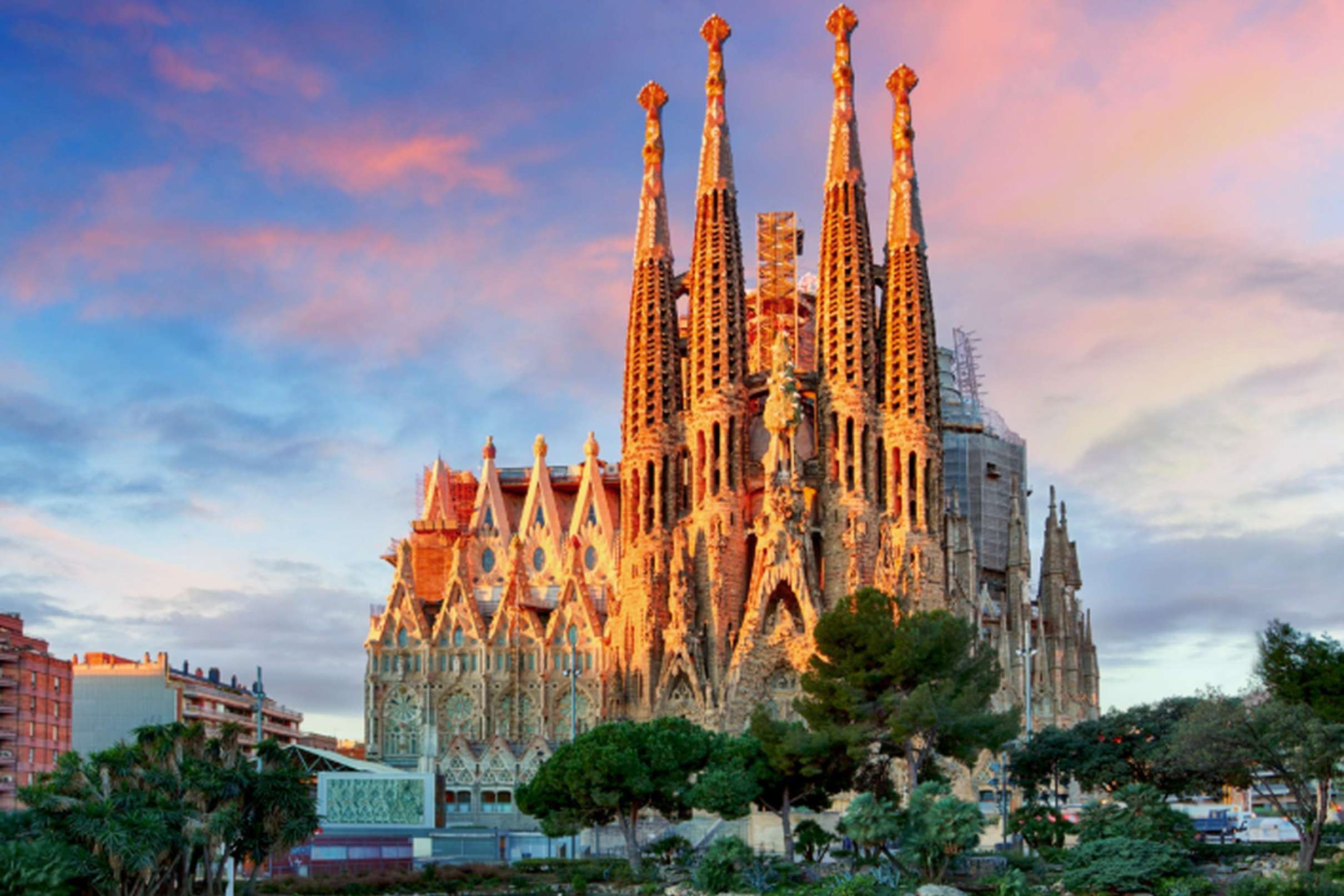 Official Sagrada Familia Tower & Facade Expert Tour, Barcelona — photo 2