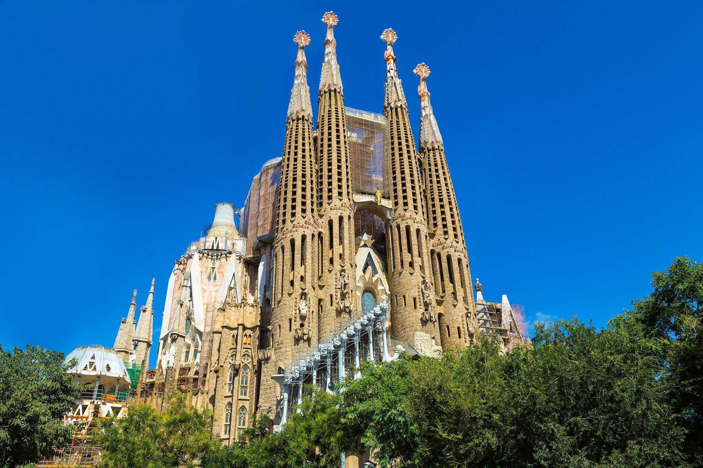 Montserrat & Sagrada Familia Full-Day Combo Tour 7h, Barcelona — photo 4