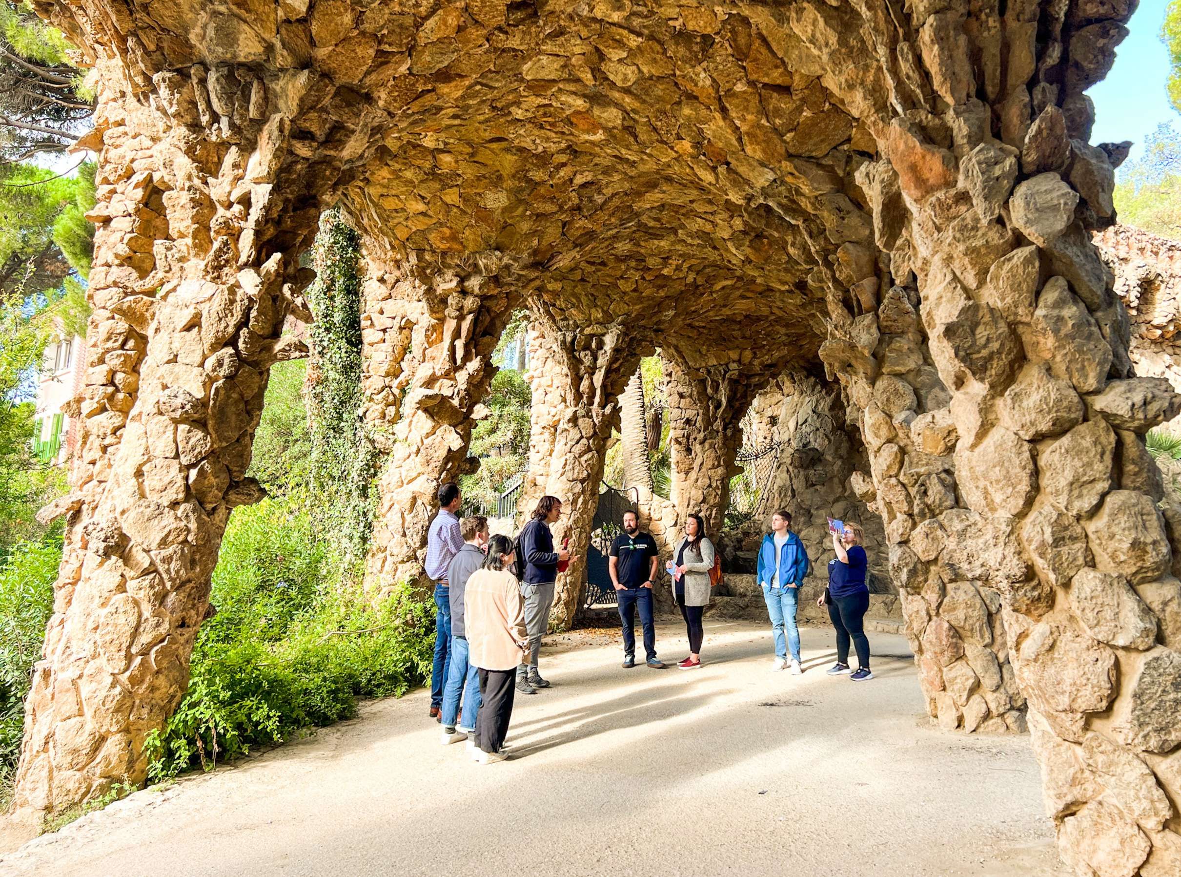 Sagrada Familia & Park Güell Combo Tour with Transport, Barcelona — photo 2