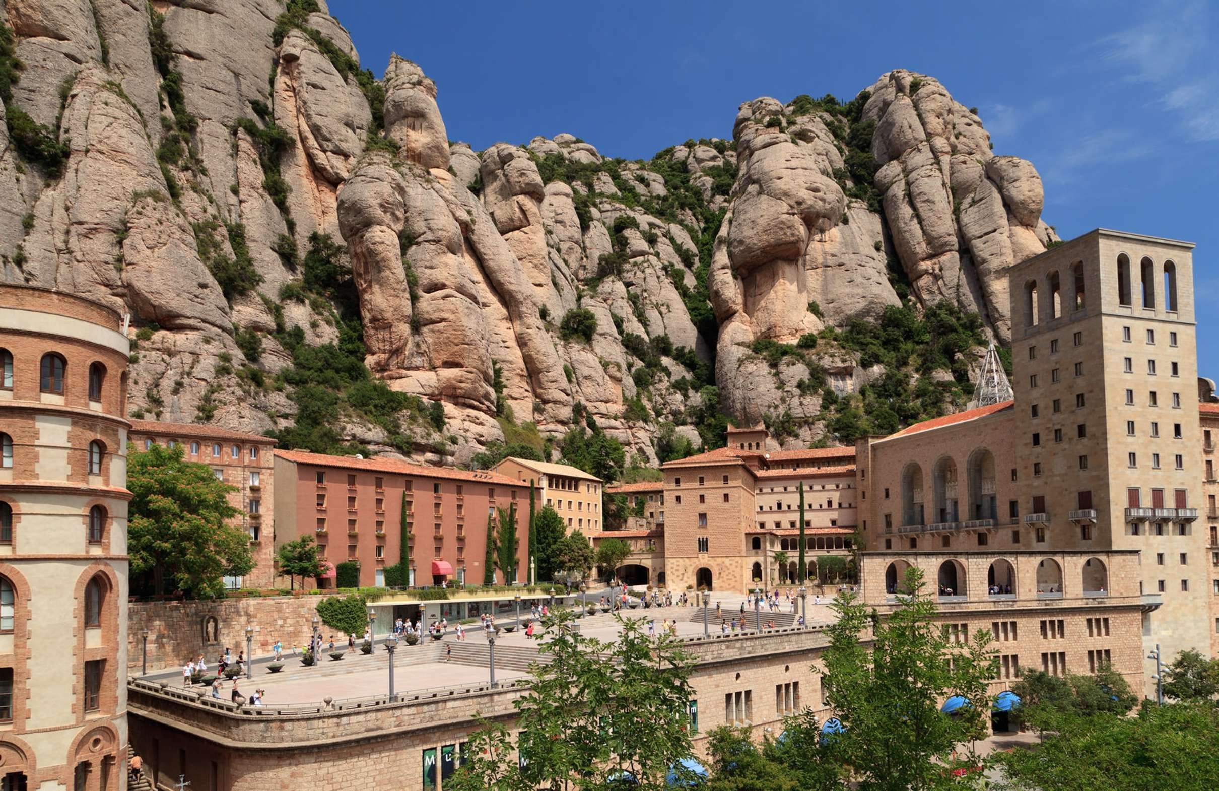 Montserrat & Sagrada Familia Full-Day Combo Tour 7h, Barcelona — photo 2
