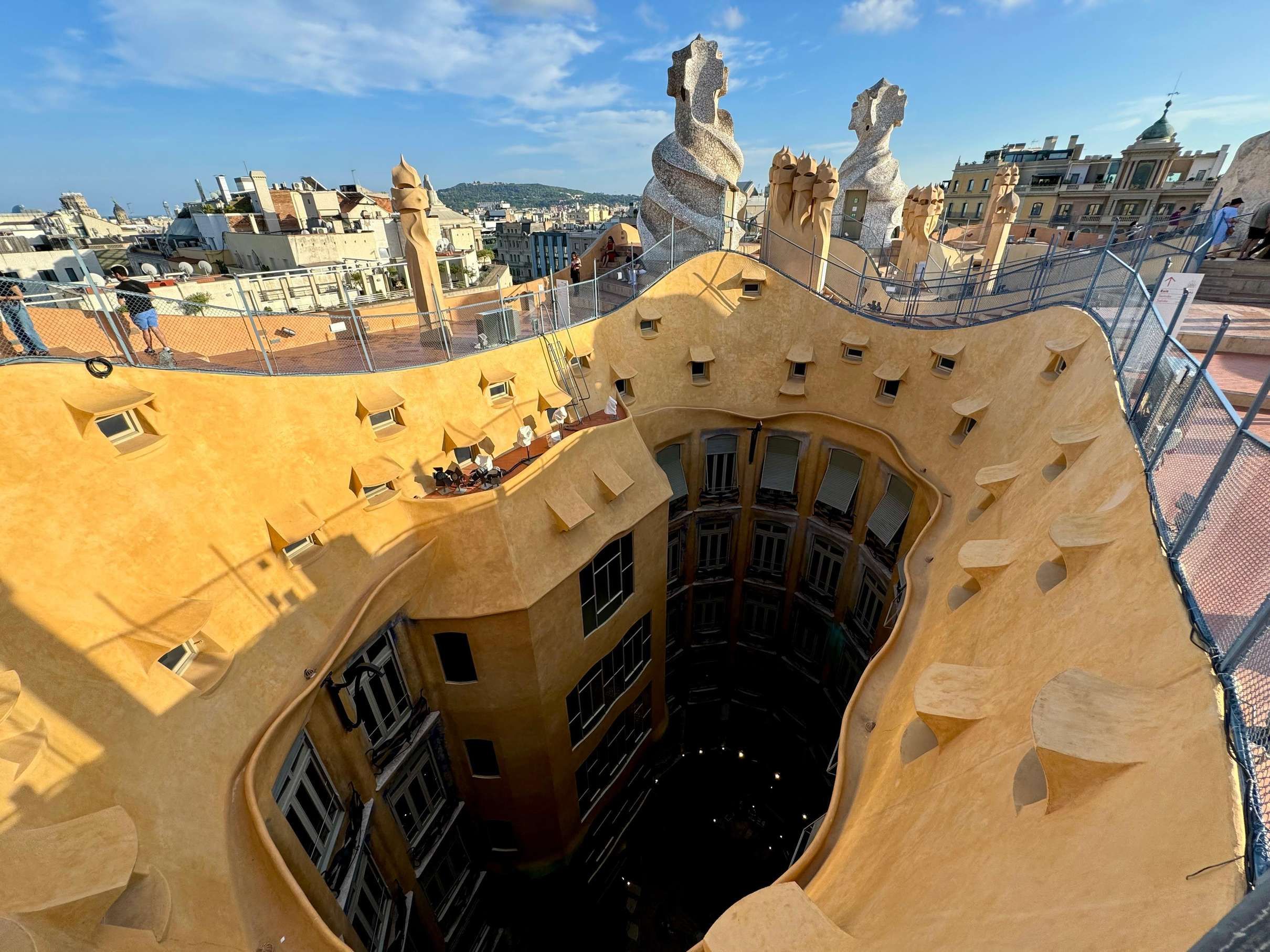 Gaudí Architecture Tour: Sagrada Familia & La Pedrera 4h, Barcelona — photo 3