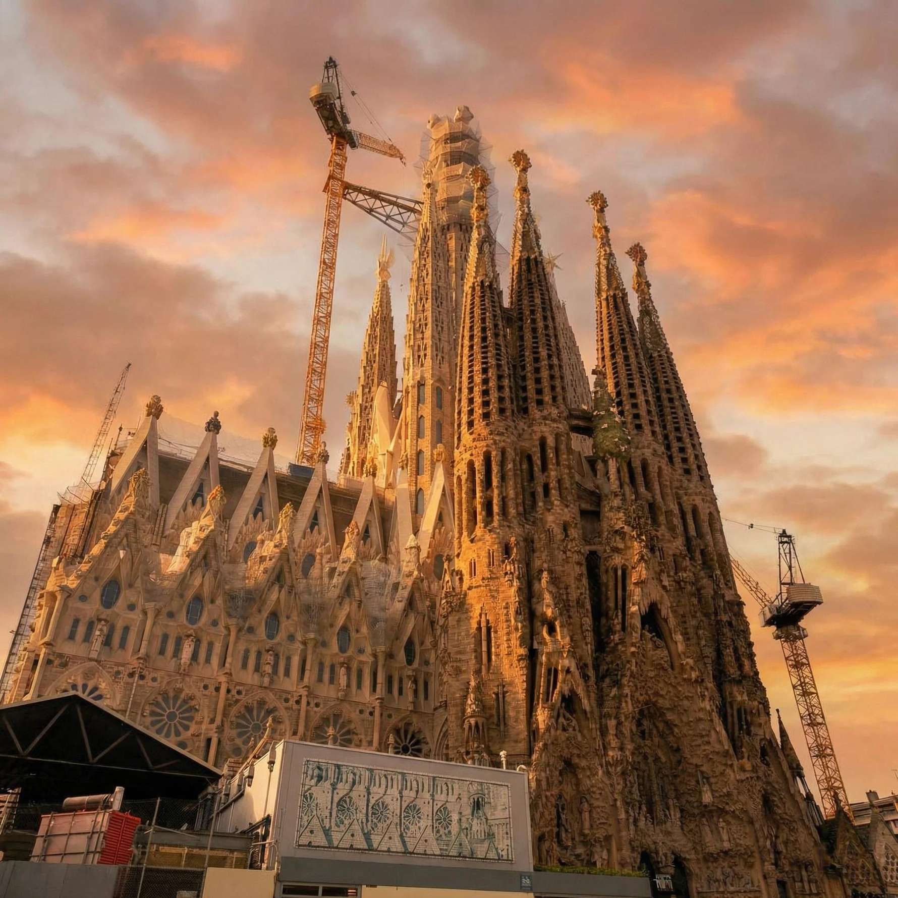 Sagrada Familia Local Expert Guide Tour Barcelona 1.5h, Barcelona — photo 2