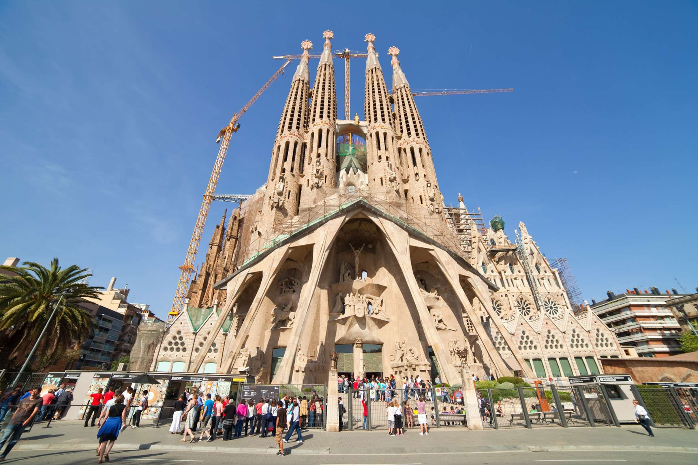 Barcelona Gaudí Twin Sites Tour: Park Güell & Sagrada Famili, Barcelona — photo 2