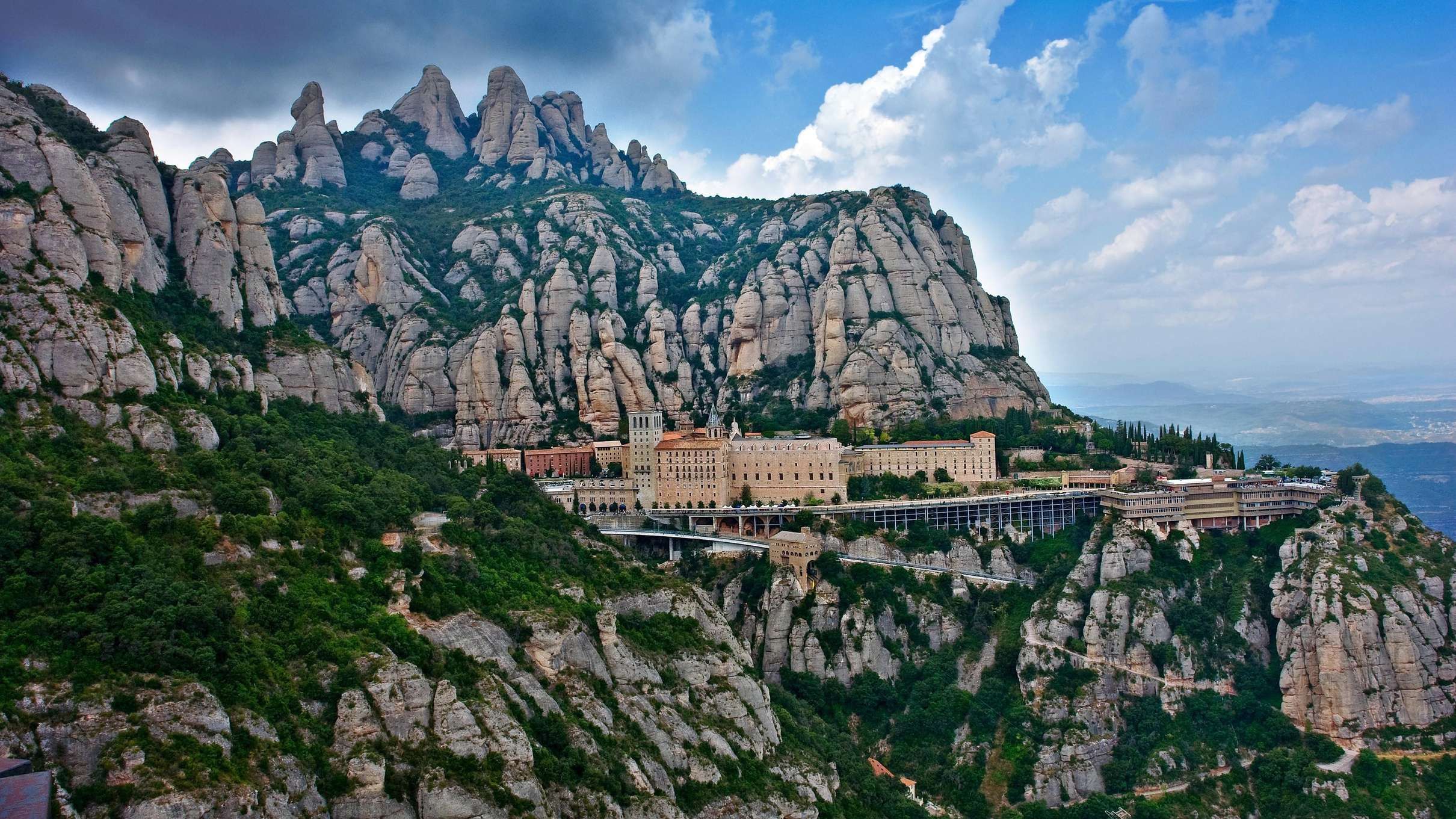 Barcelona & Montserrat Full-Day Tour with Sagrada Familia, Barcelona — photo 3