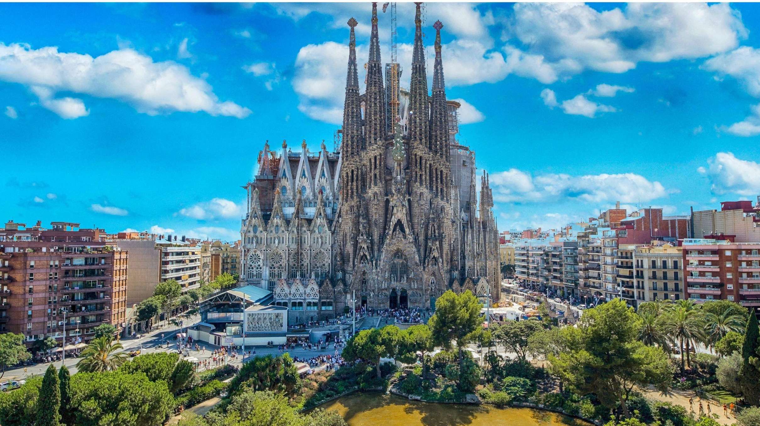 Sagrada Familia Humorous Guide Tour with Museum Access, Barcelona — photo 1