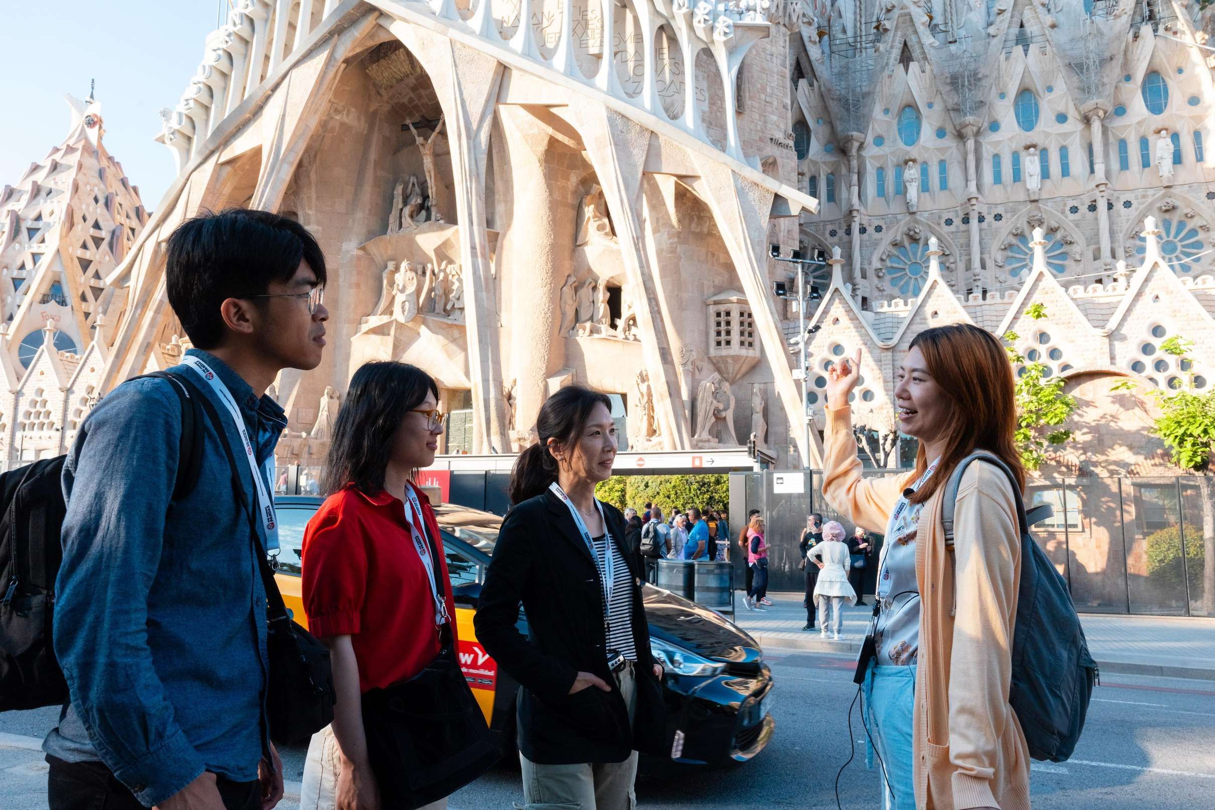 Sagrada Familia Express Tour with Gaudí Avenue Walk, Barcelona — photo 3