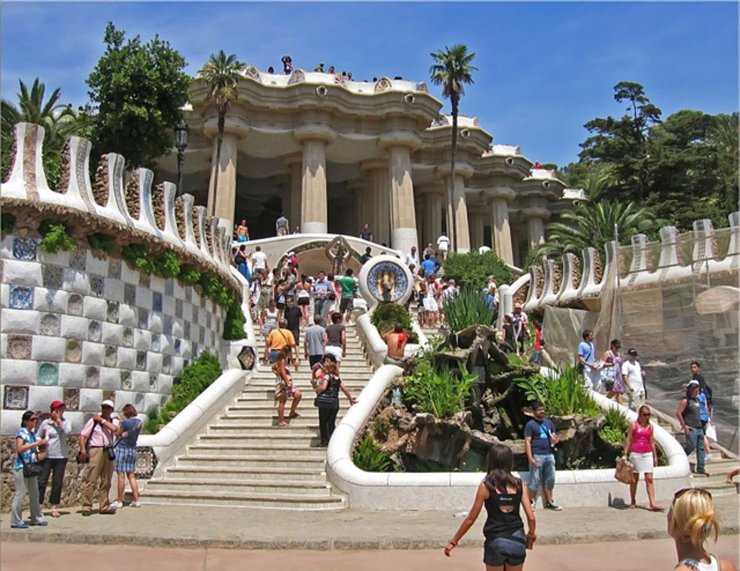 Sagrada Familia & Park Güell Combo Tour with Transport, Barcelona — photo 4