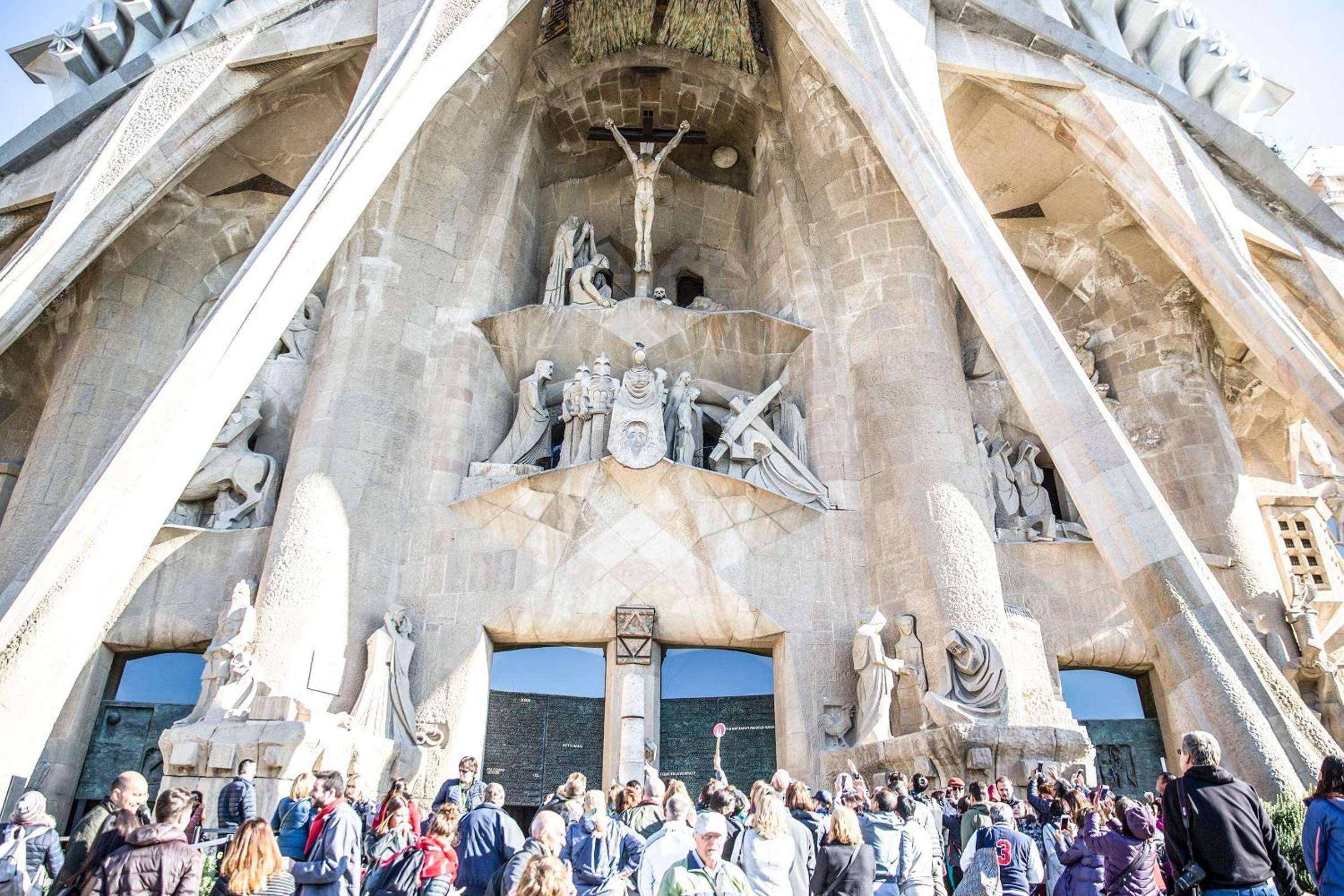 Sagrada Familia Guided Tour with Tower Access, Barcelona — photo 2