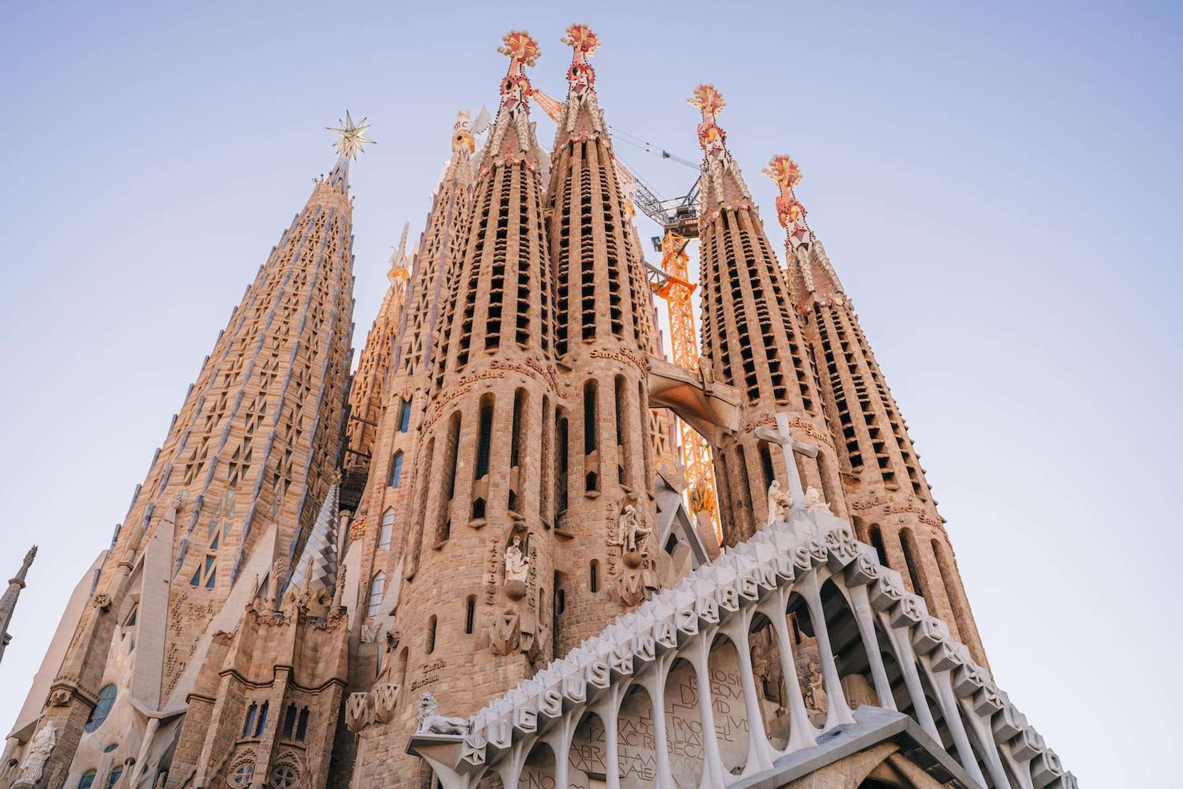Sagrada Familia Official Guide Tour with Facade Focus, Barcelona — photo 4