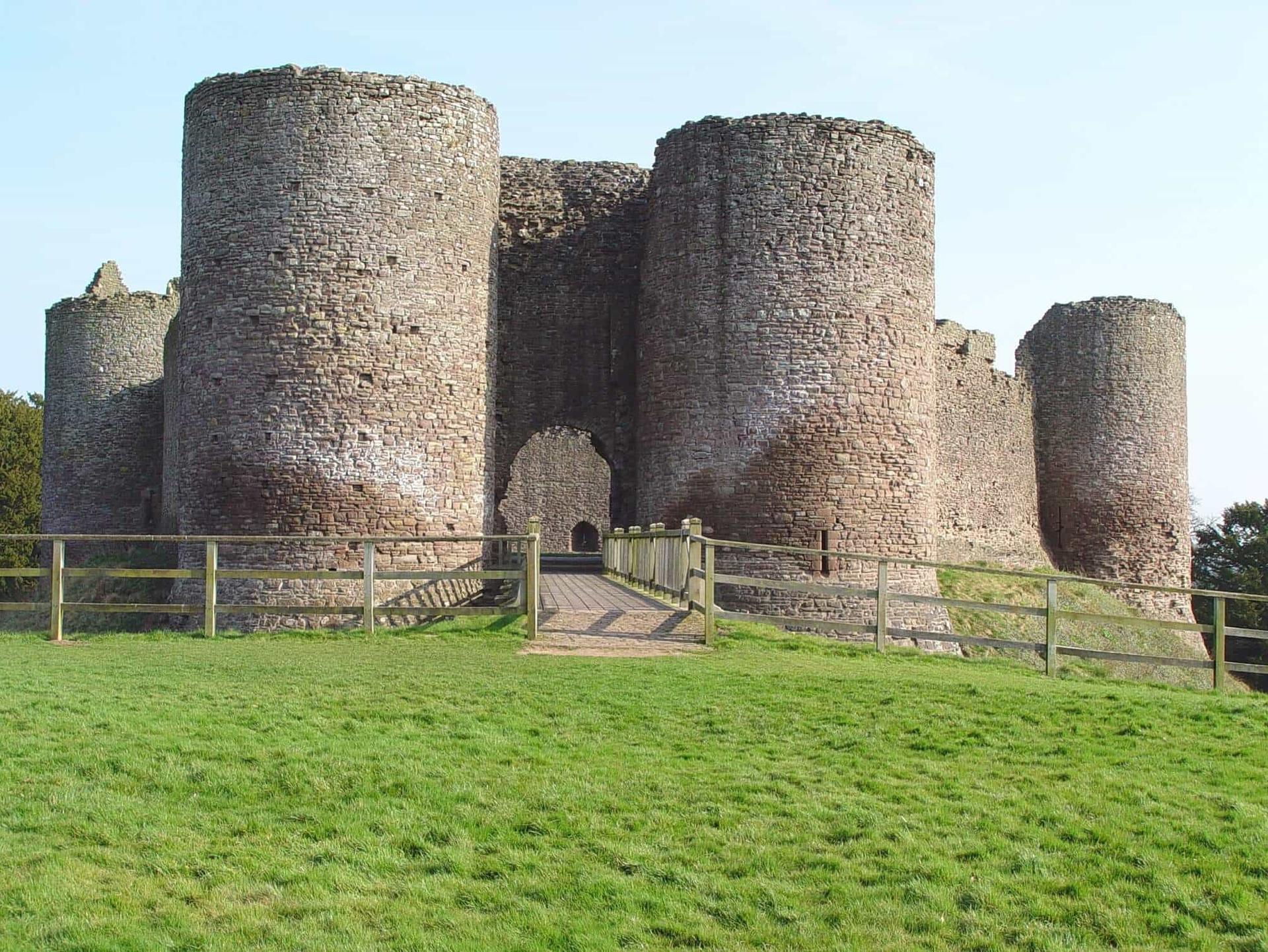 White Castle in Monmouthshire on the Offa’s Dyke Path walking holiday
