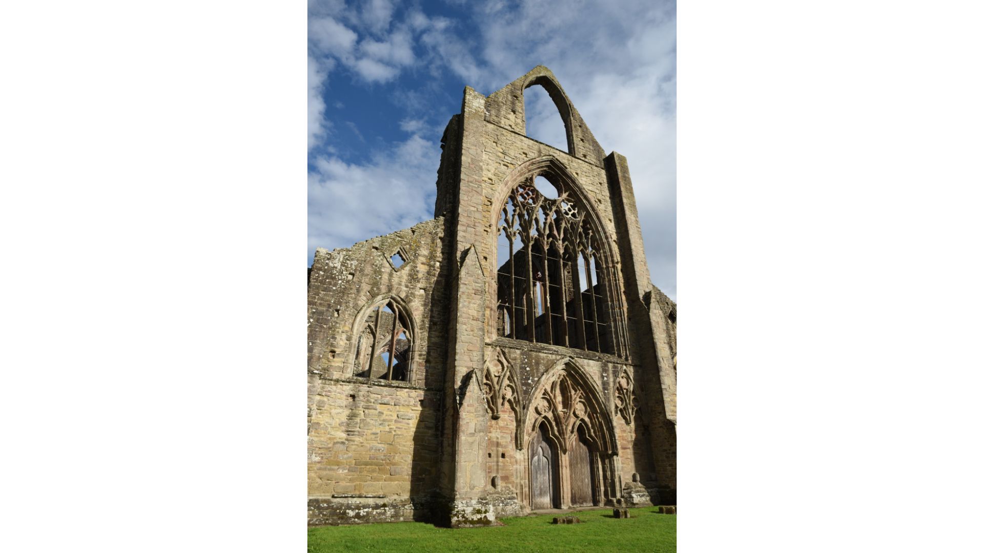 Tintern Abbey along the Wye Valley Walk