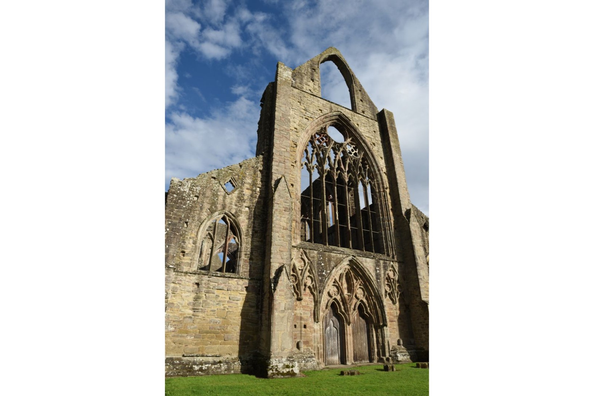 Tintern Abbey along the Wye Valley Walk