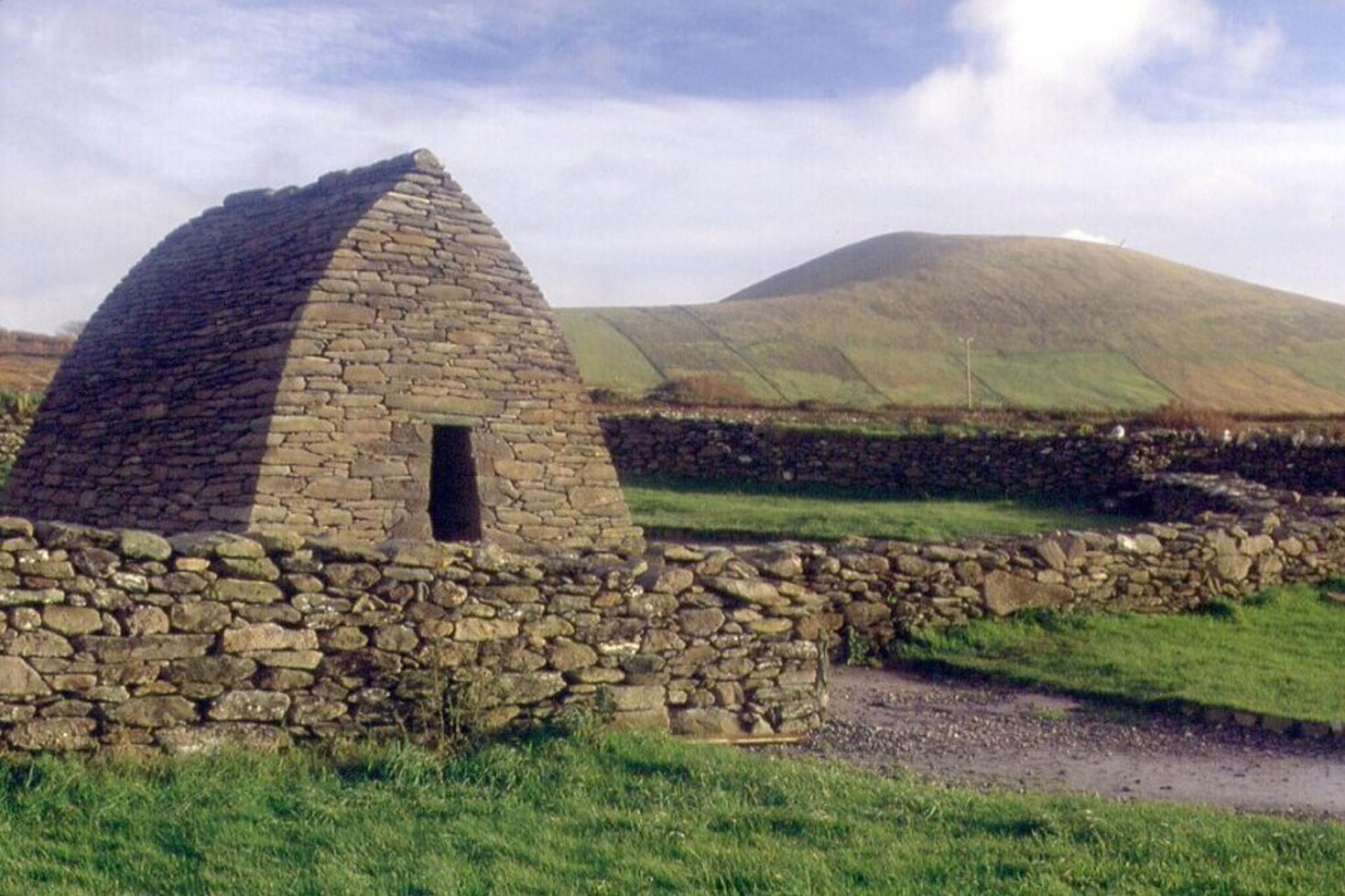 Oratory-Gallarus-Dingle-Way